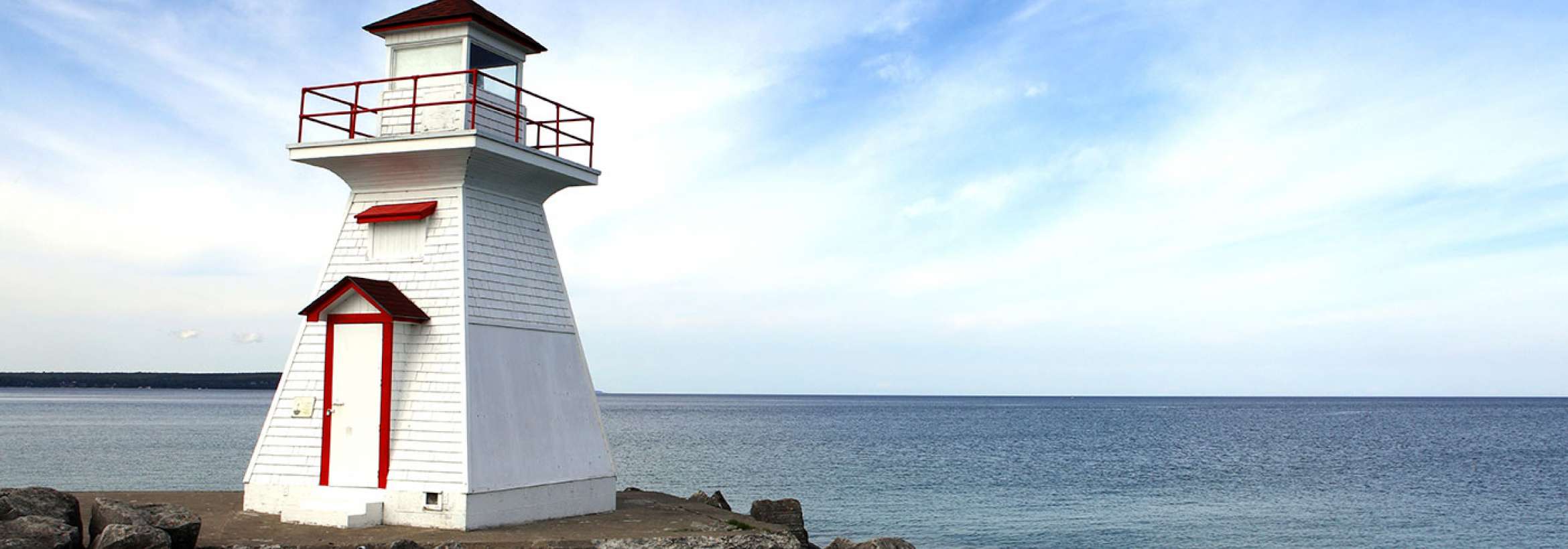 فانوسی میان آب و آسمان