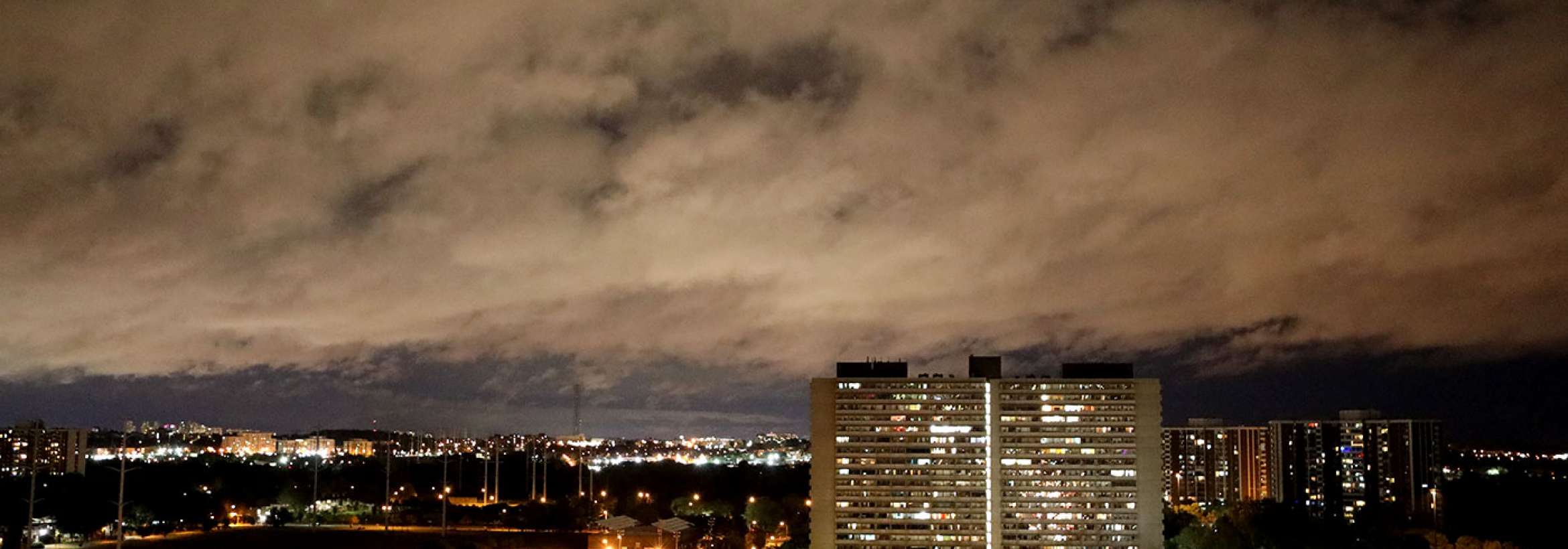 ابر روشن شب