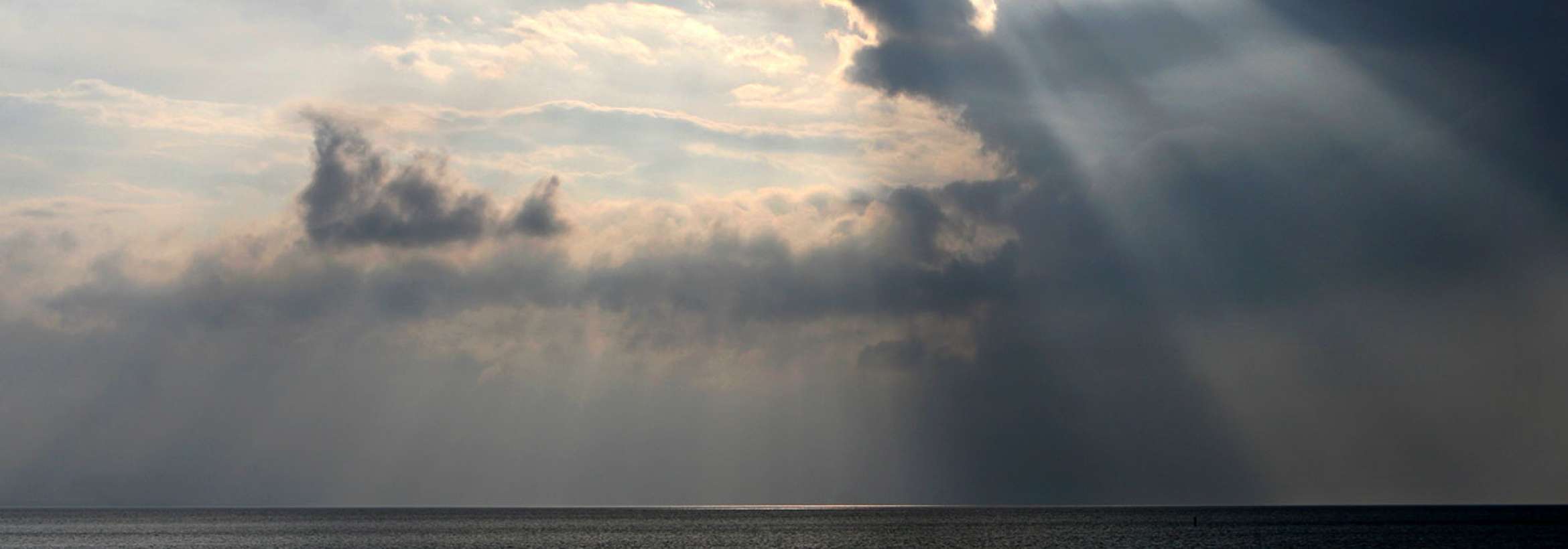 از میان ابرها