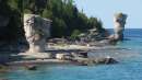 خانواده-گردش-بازدید-توبرموری-جزیره-گلدان-صخره-عجیب-مسیر-تورنتو
