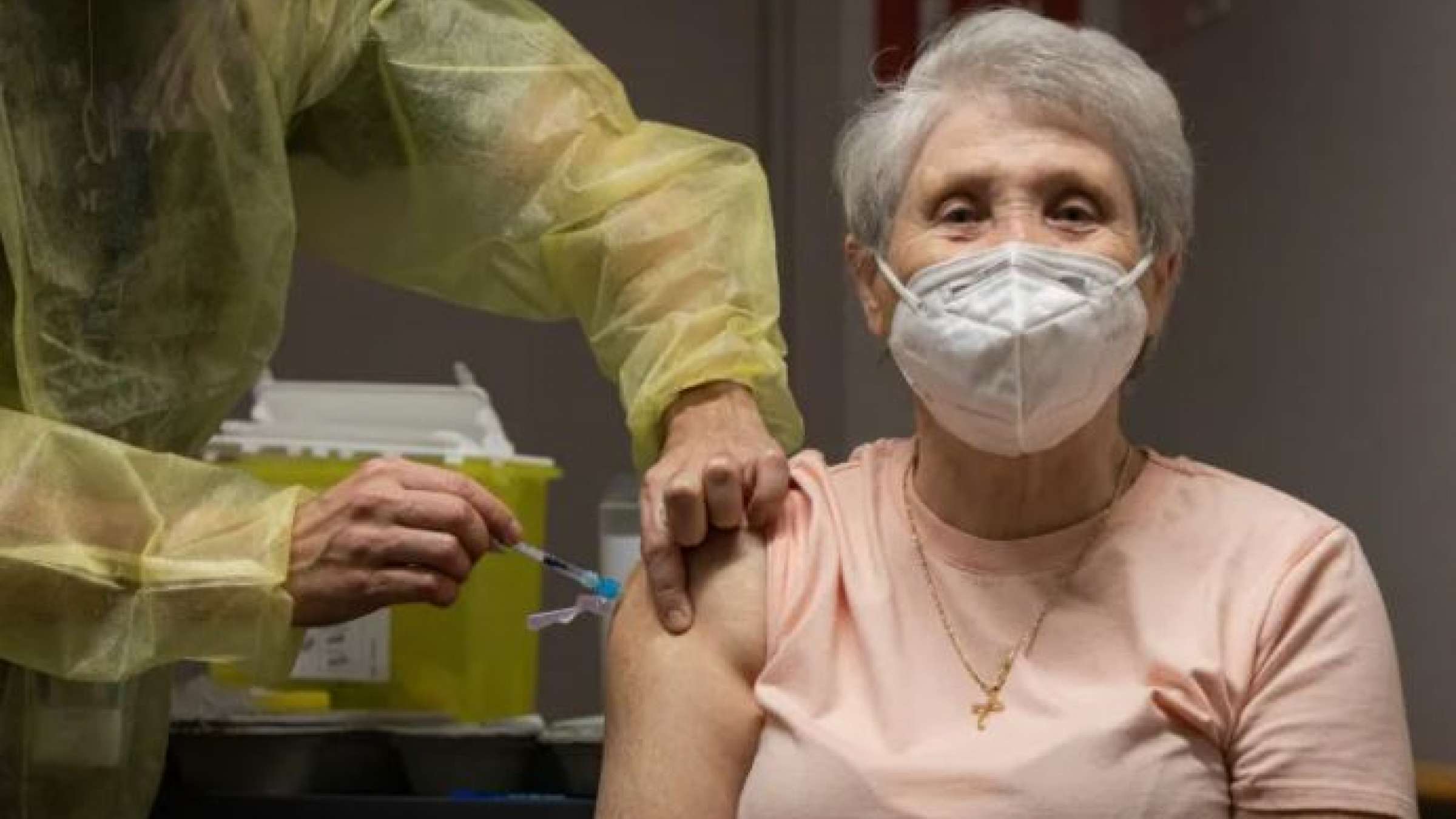 بحران-اعتماد-عمومی-به-آسترازنکا-در-کانادا-انتقاد-متخصصان-از-توصیه-‌های-کمیته-مشاوره-ملی-ایمن- سازی-درباره-آسترازنکا