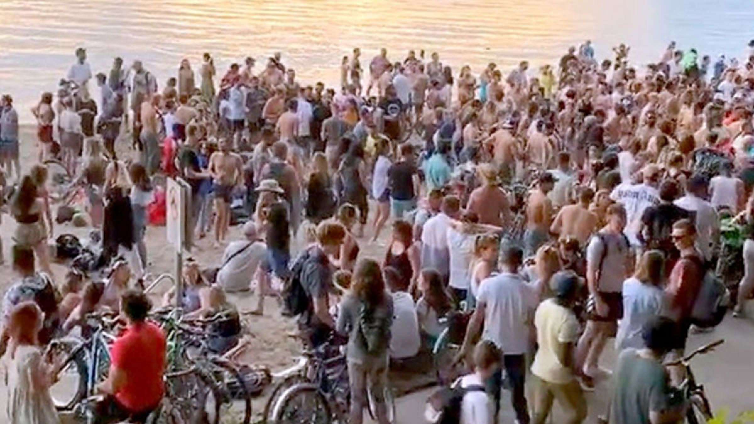 اخبار-ونکوور-کرونا-به-جوانان-ونکووری-زد-ظهور-کرونا-در-چند-رستوران-شهر اخبار-ونکوور-کرونا-به-جوانان-ونکووری-زد-ظهور-کرونا-در-چند-رستوران-شهر