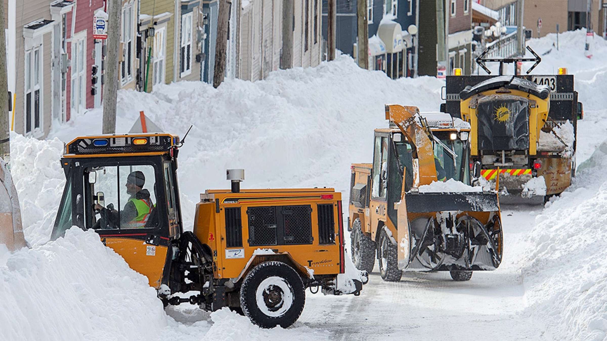 اخبار-کانادا-بارش-برف-بسیار-سنگین-در-نیوفاندلند-و-کمک-ارتش