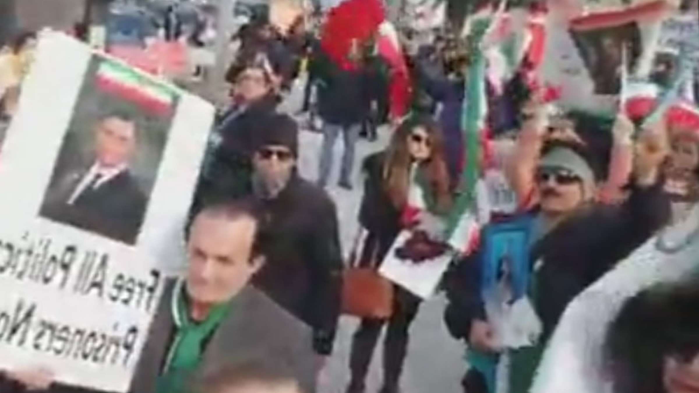 اخبار-کانادا-تجمع-اعتراضی-تورنتوییها-در-حمایت-از-اعتراضات-مردم-ایران اخبار-کانادا-تجمع-اعتراضی-تورنتوییها-در-حمایت-از-اعتراضات-مردم-ایران