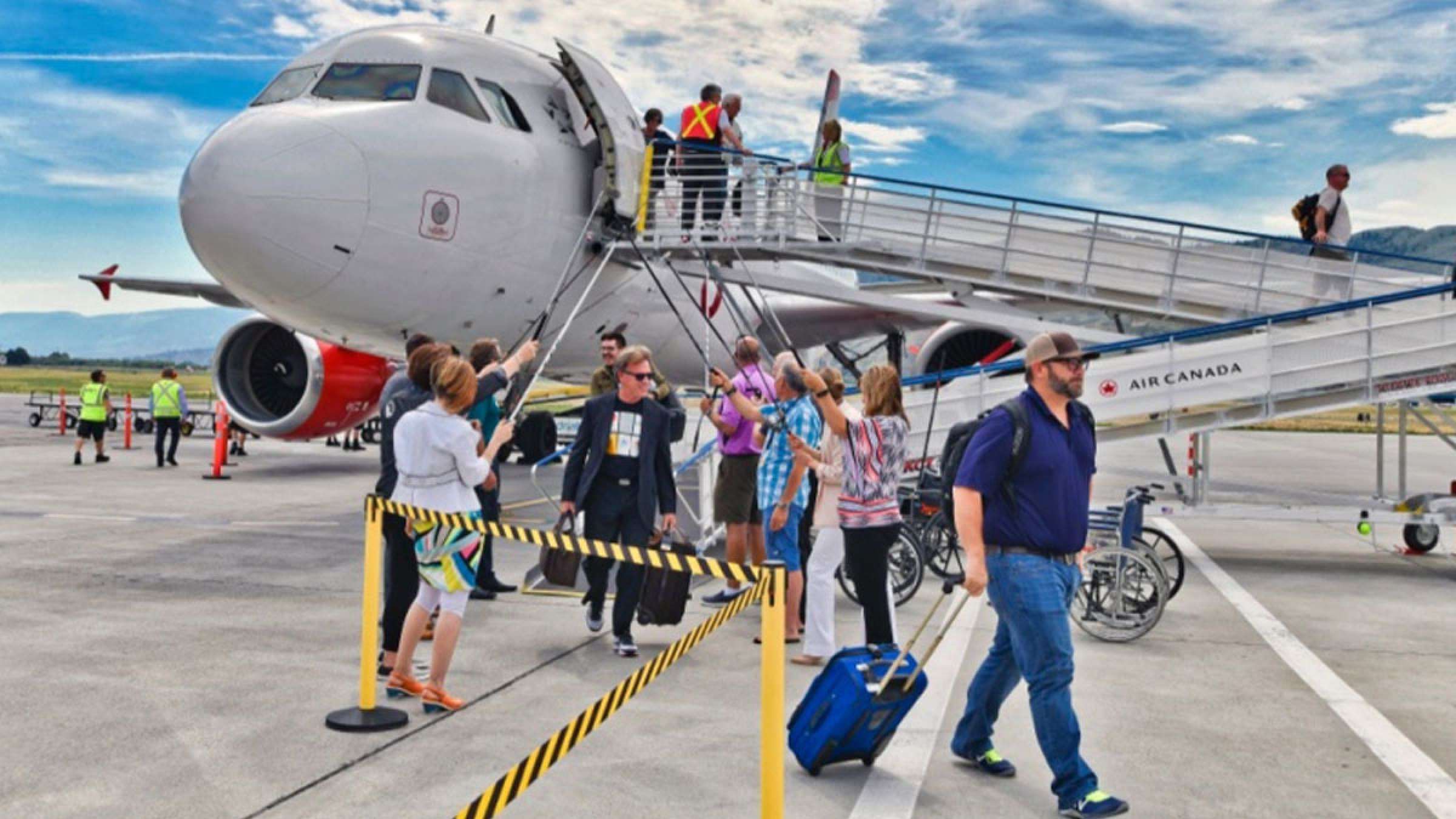 اخبار-کانادا-قرنطینه-اجباری-مسافران-در-هتل-به-خرج-خودشان-لغو-پروازهای-شرکت-های-هواپیمایی اخبار-کانادا-قرنطینه-اجباری-مسافران-در-هتل-به-خرج-خودشان-لغو-پروازهای-شرکت-های-هواپیمایی