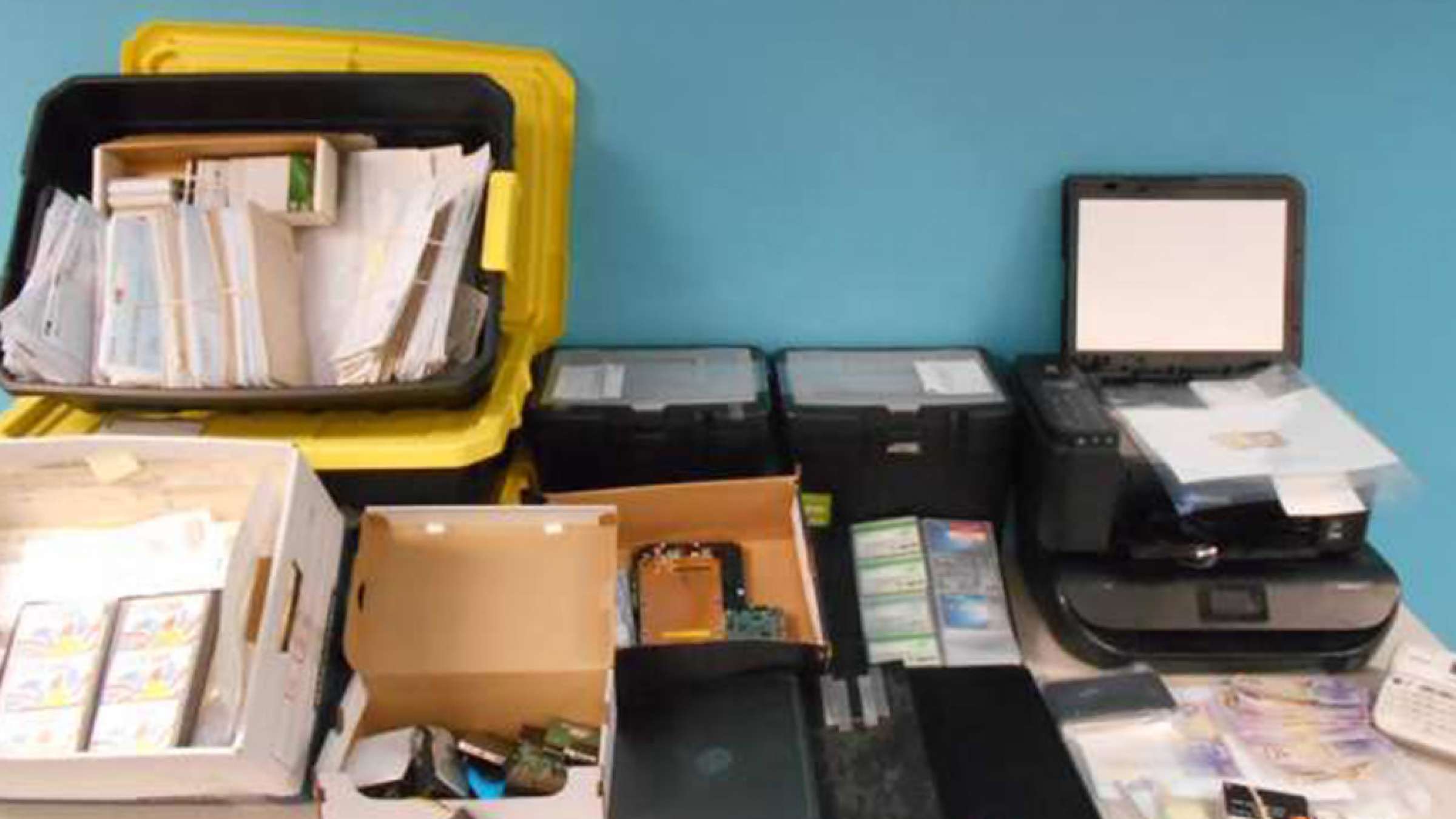 اخبار-کانادا-پلیس-دزد-نامه-های-به-سرقت-رفته-بریتیش-کلمبیا-را-گیر-انداخت اخبار-کانادا-پلیس-دزد-نامه-های-به-سرقت-رفته-بریتیش-کلمبیا-را-گیر-انداخت