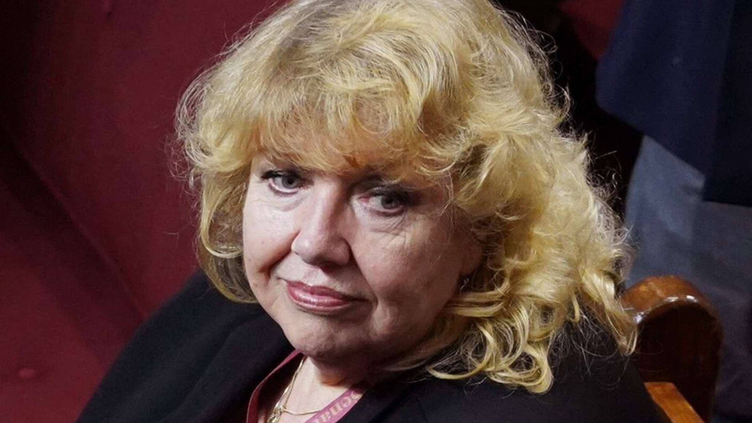 اخبار-کانادا-کمیته-اخلاق-سنا-این-سناتور-دوباره-موقتا-اخراج-و-به-کلاس-برود-بومیان-اخراج-شود