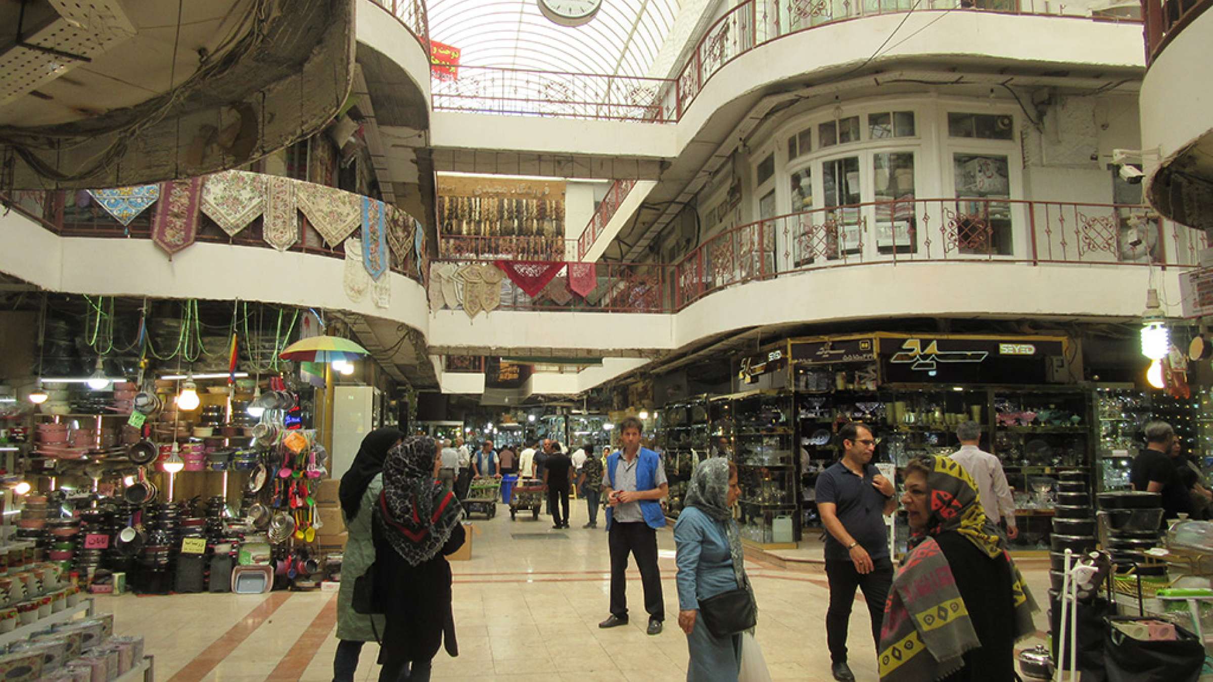 ادبیات-گل‌محمدی-با-من-به-بازار-تهران-بیایید-نوسازی-شده