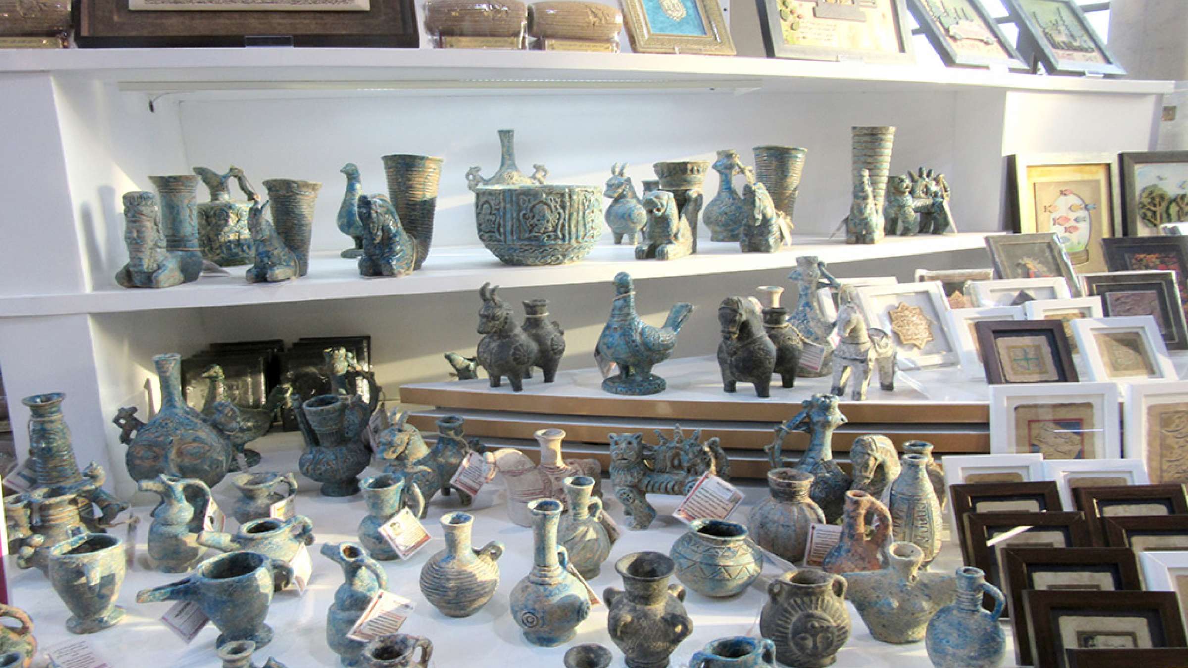 ادبیات-گل‌محمدی-تهران-با-ظاهری-زیبا-درونی-ناهنجار-و-جلوه‌هایی-امید‌بخش-صنایع-دستی