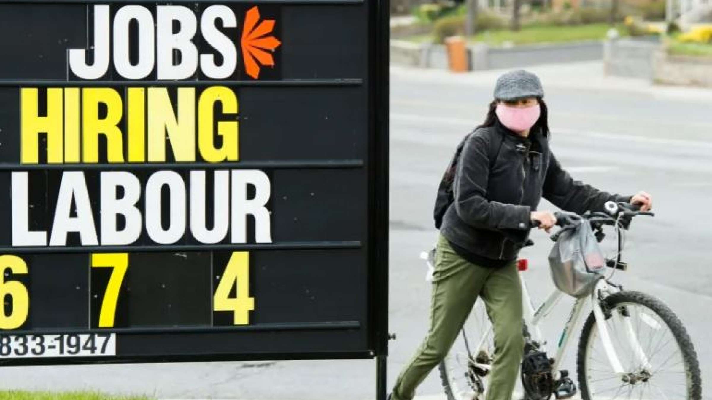 اشتغال- کانادا-تا-رسیدن-به-شرایط-پیش-از-کرونا-فاصله-دارد-اشتغال-زنان-جوان-و-نوجوان-بیشترین-آسیب-را-دیده-است