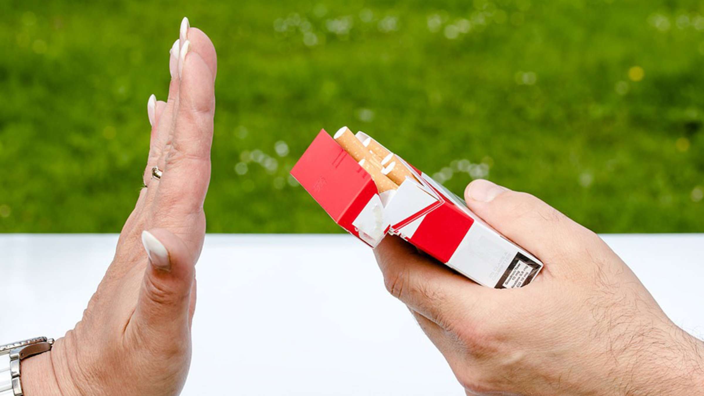 تبلیغ-ترویج-حمایت-از-دخانیات-ممنوع-رحیمیان-بیمه