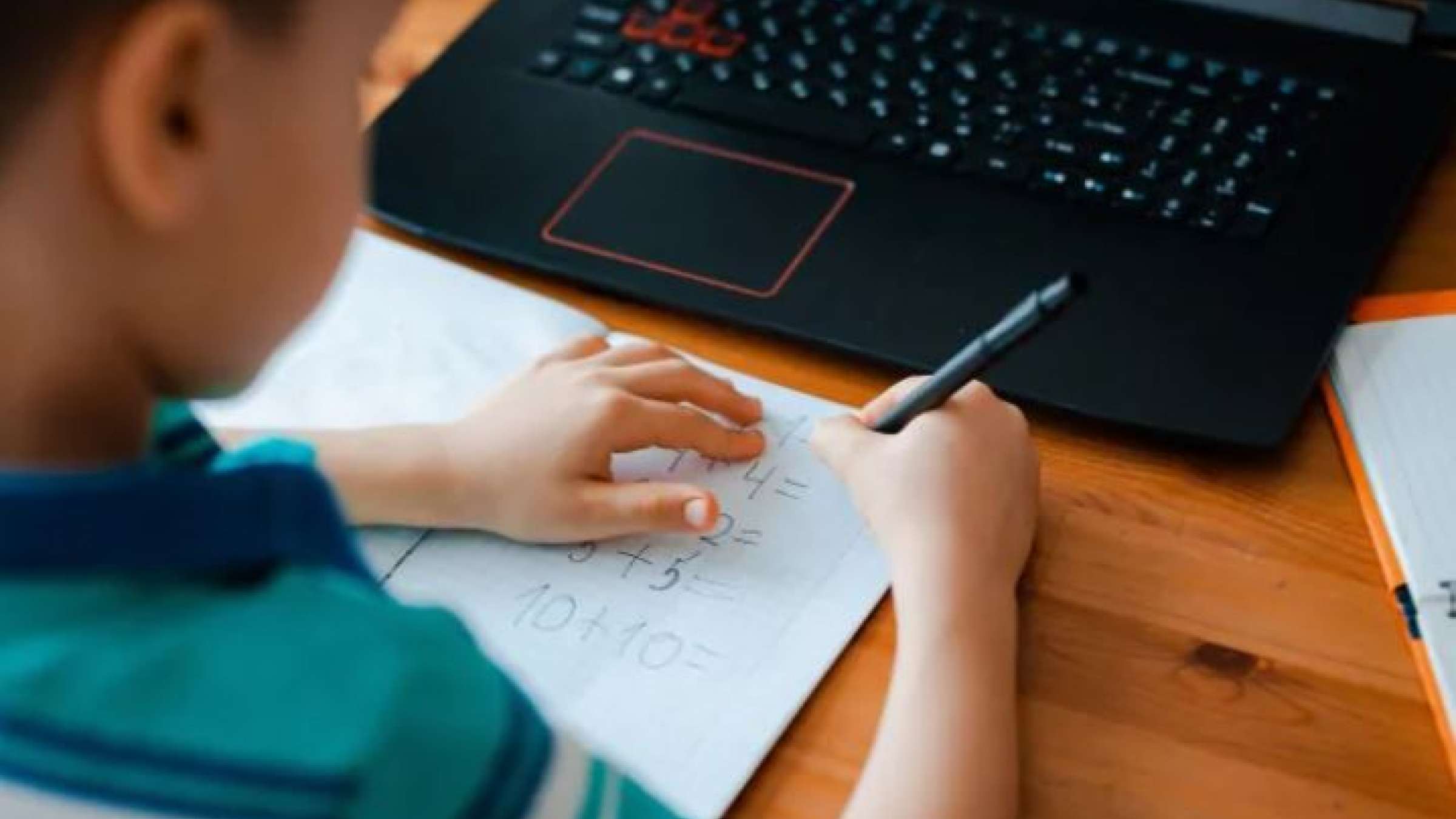 کرونا-چگونه-حریم-خصوصی-شما-را-با-خطر-مواجه-کرده-است-قوانین-کانادا-برای-حفظ-حریم افراد-در-اینترنت-سفت-و-سخت-نیست 