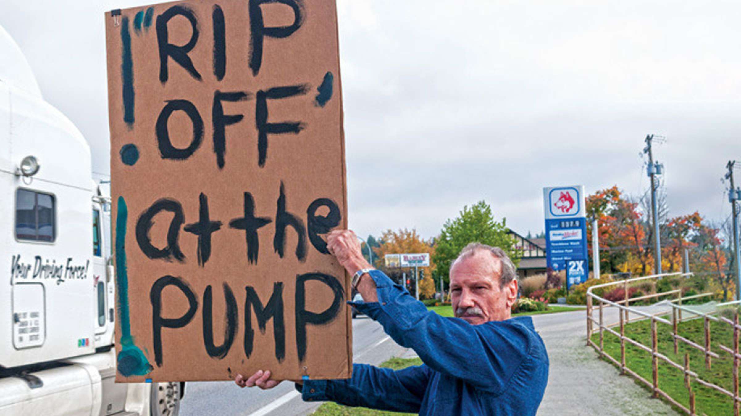 خانواده-کانادا-قیمت-رکورد-بنزین-پایین-لیتری-۱۱-سنت-۲۰-درصد-هزینه خانواده-کانادا-قیمت-رکورد-بنزین-پایین-لیتری-۱۱-سنت-۲۰-درصد-هزینه
