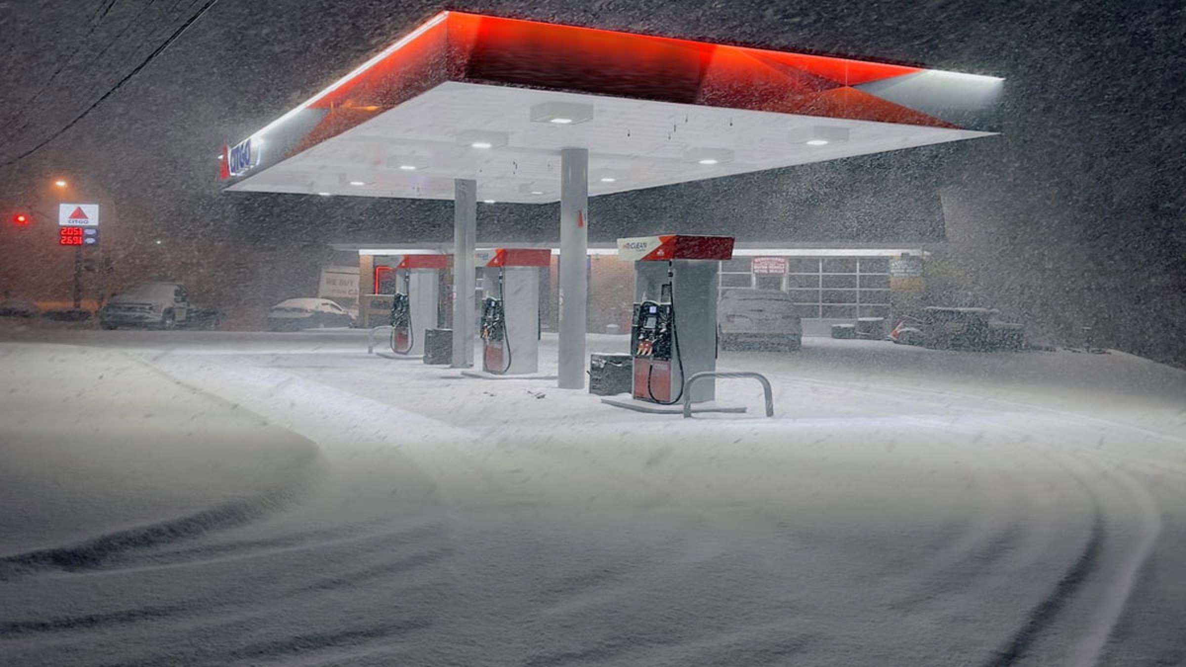خبر-تورنتو-اعلان-وضعیت-اضطراری-سرمای-۳۰-تورنتو-بنزین-رکورد-۱۶۰-سنت-در-لیتر