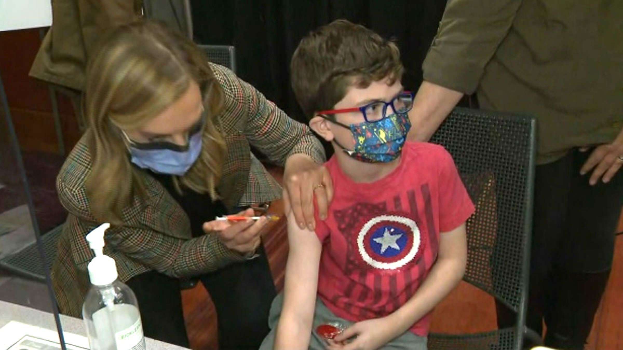 خبر-کانادا-تزریق-اولین-واکسن-کرونا-در-کانادا-با-کودکان-تورنتو-آغاز-شد خبر-کانادا-تزریق-اولین-واکسن-کرونا-در-کانادا-با-کودکان-تورنتو-آغاز-شد