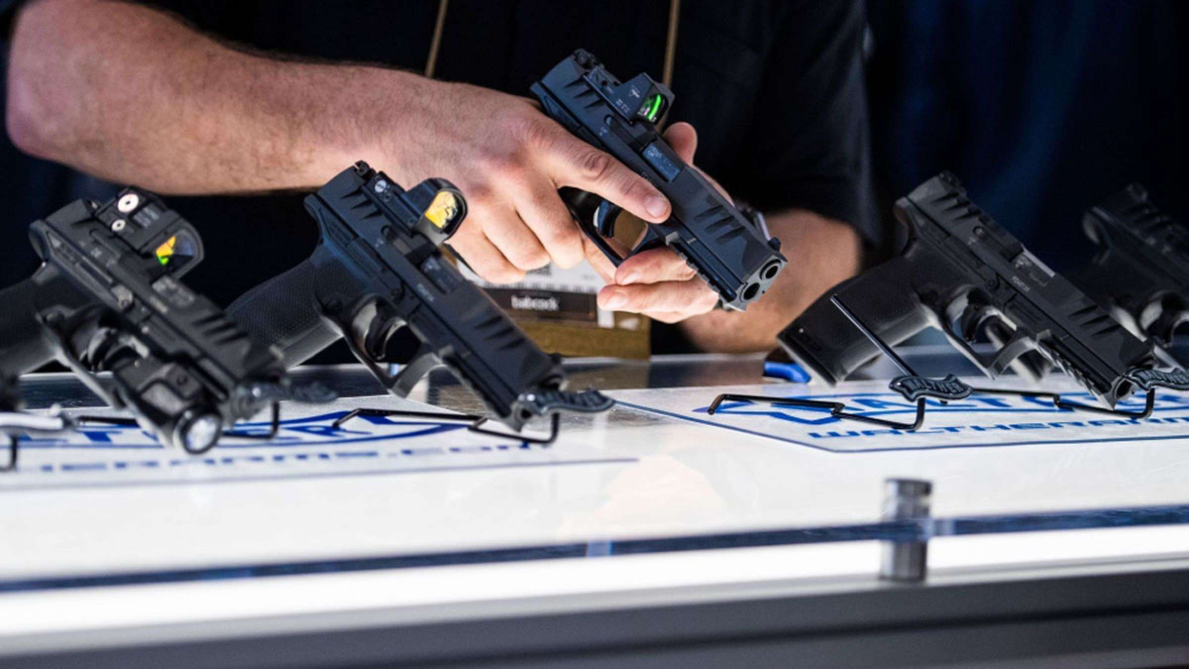 خبر-کانادا-خرید-فروش-انتقال-واردات-انواع-اسلحه-دستی-امروز-ممنوع-شد