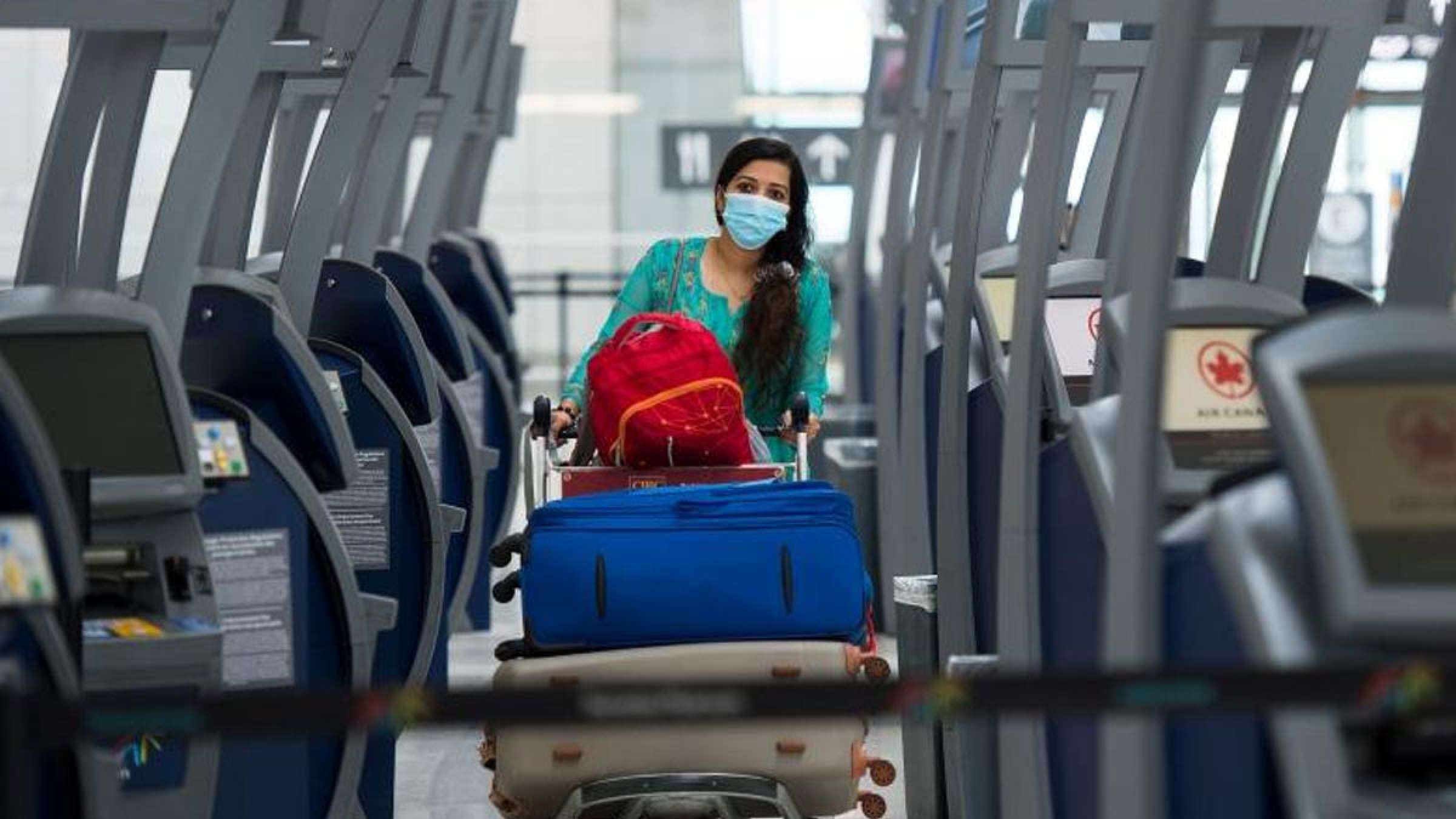 خبر-کانادا-دو-مسافر-با-اسناد-جعلی-کرونا-در-زمان-ورود-به-کانادا-هریک-۲۰-هزار-دلار-جریمه-شدند