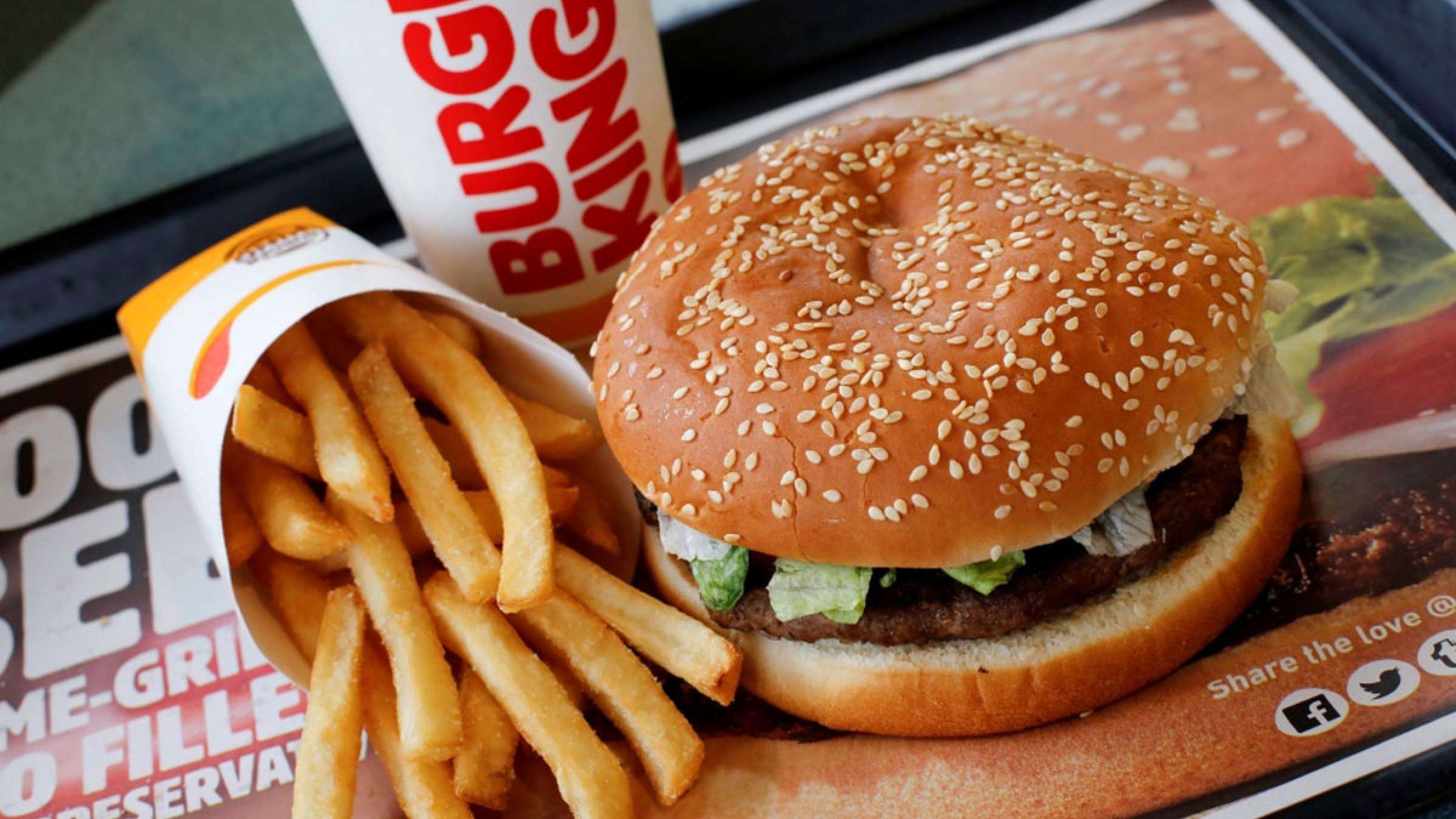 مردم-در-حال-سو-کردن-رستوران‌های-زنجیره-ای-هستند-این-غذایی-نیست-که-در-تبلیغات-شماست-و-من-سفارش