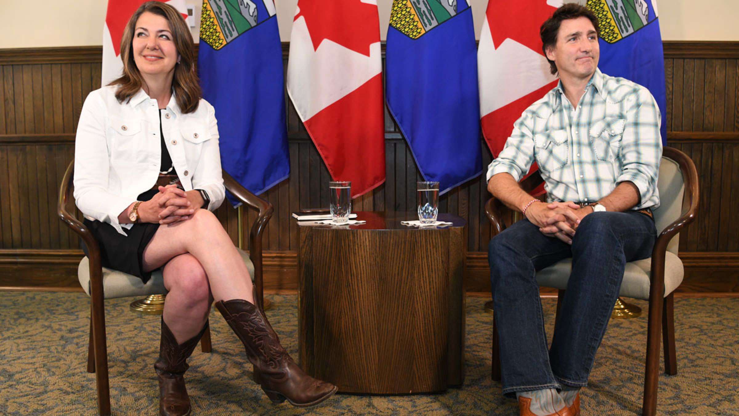 کانادا-آلبرتا-سرشاخ-دنی-یل-اسمیت-قانون-حاکمیت-استانی-انرژی-برق-پاک-ترودو-وتو کانادا-آلبرتا-سرشاخ-دنی-یل-اسمیت-قانون-حاکمیت-استانی-انرژی-برق-پاک-ترودو-وتو