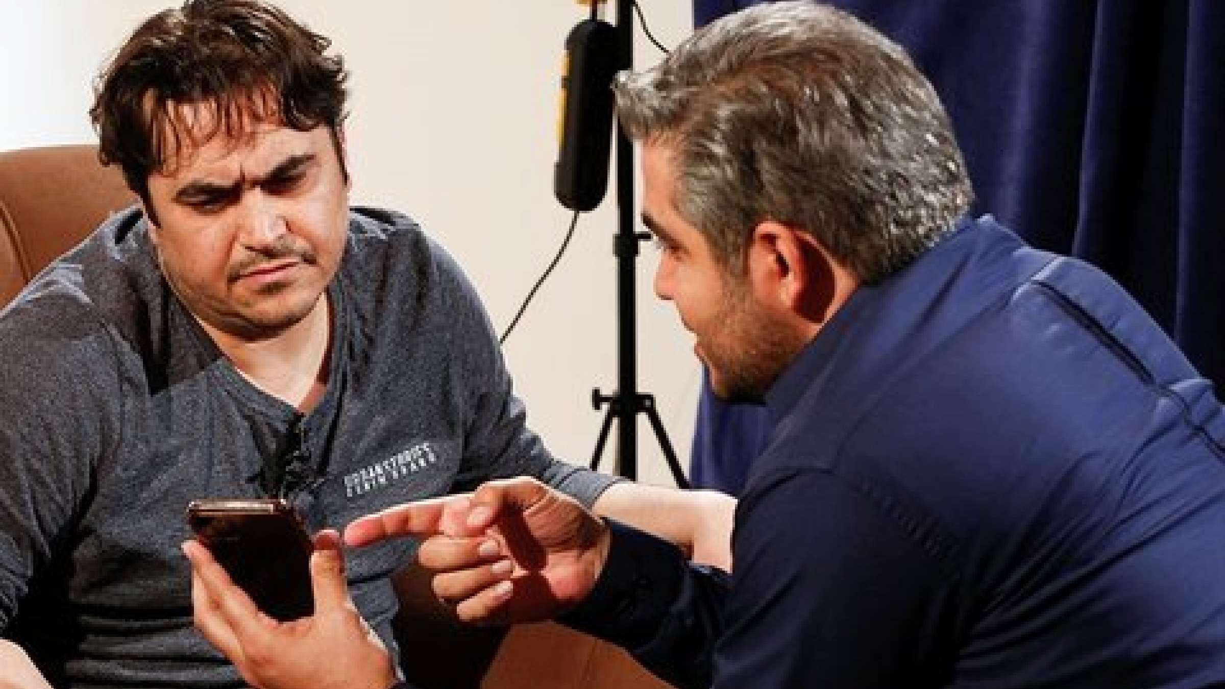 فیلم-کامل-گفتگوی-جنجالی-صدا-و-سیما-جمهوری-اسلامی-با-روح-الله-زم-آیا-زم-از-چوبه-اعدام-دور-شده-است