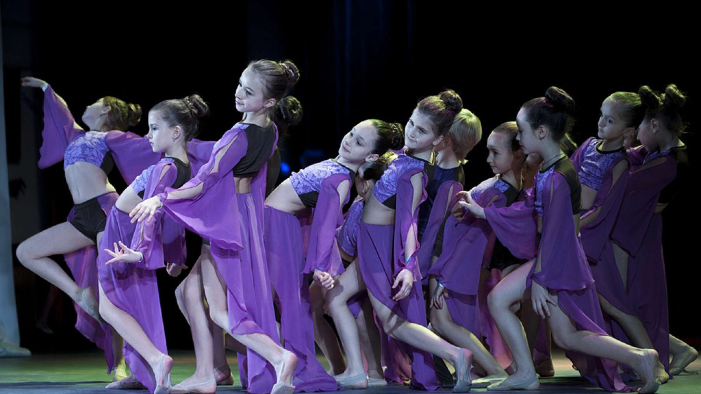 Leila-Kazemzadeh-raghs-dastan