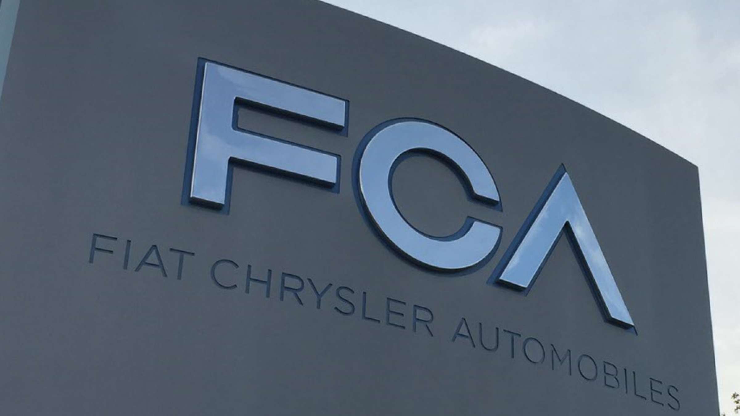 news-chrisler-canada-money