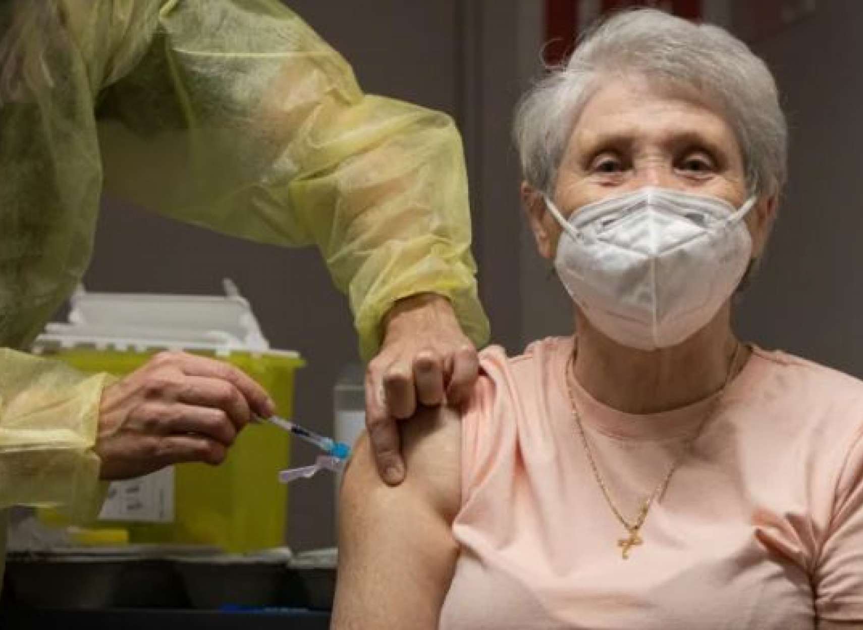 بحران-اعتماد-عمومی-به-آسترازنکا-در-کانادا-انتقاد-متخصصان-از-توصیه-‌های-کمیته-مشاوره-ملی-ایمن- سازی-درباره-آسترازنکا