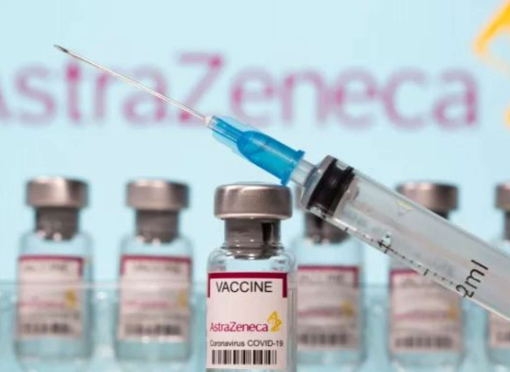 کانادا-بر-خلاف-اروپا-به-واکسن-آسترازنکا-اعتماد-دارد- توقف-استفاده-از-آسترازنکا-در- دانمارک-برای-بررسی-عوارض-آن