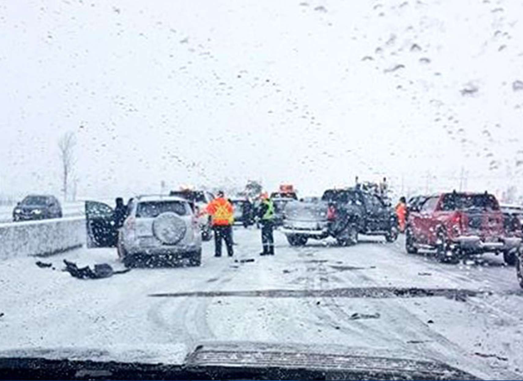 اخبار-تورنتو-تصادف-زنجیره-ای-50-خودرو-در-تورنتو
