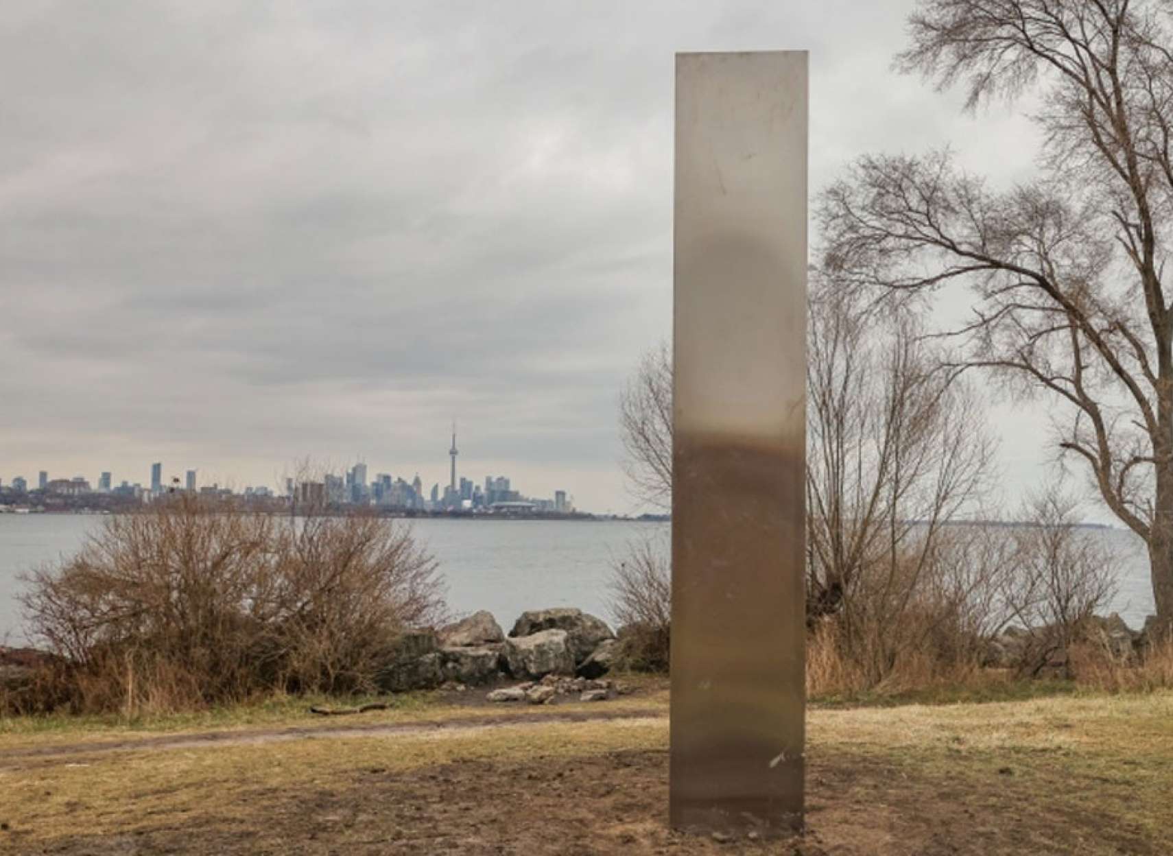 اخبار-تورنتو-مونولیت-اسرارآمیز-سر-از-تورنتو-درآورد