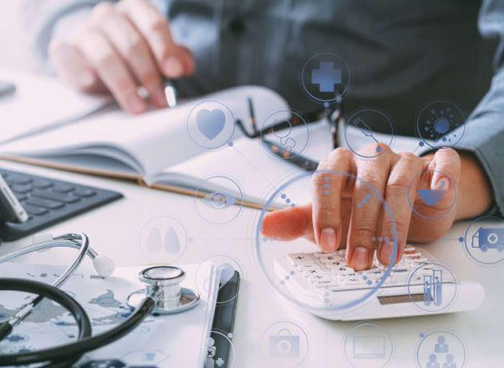 اخبار-تورنتو-پزشکان-برای-دیدن-بیماران-در-تورنتو-چقدر-پول-می‌گیرند