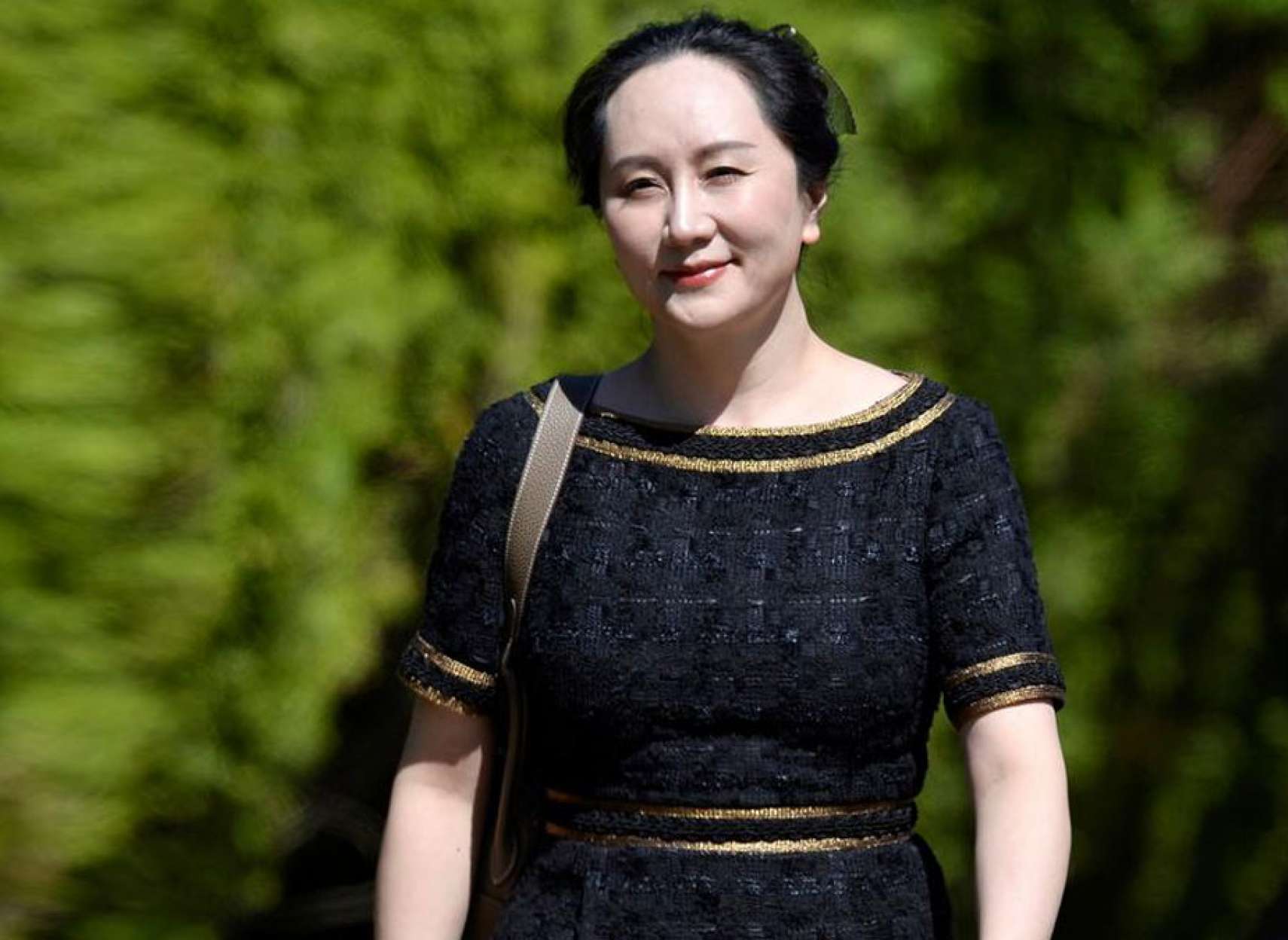 جلسات دادرسی بعدی منگ در تاریخ ۱۷ تا ۲۱ اوت در ونکوور برگزار می‌شود و قرار است بحث شود که آیا ادعای حقوقی دادستان کل در رد کردن ارائه اسناد و مدارک آمریکا به هواوی در رابطه با بازداشت اولیه منگ درست بوده یا خیر