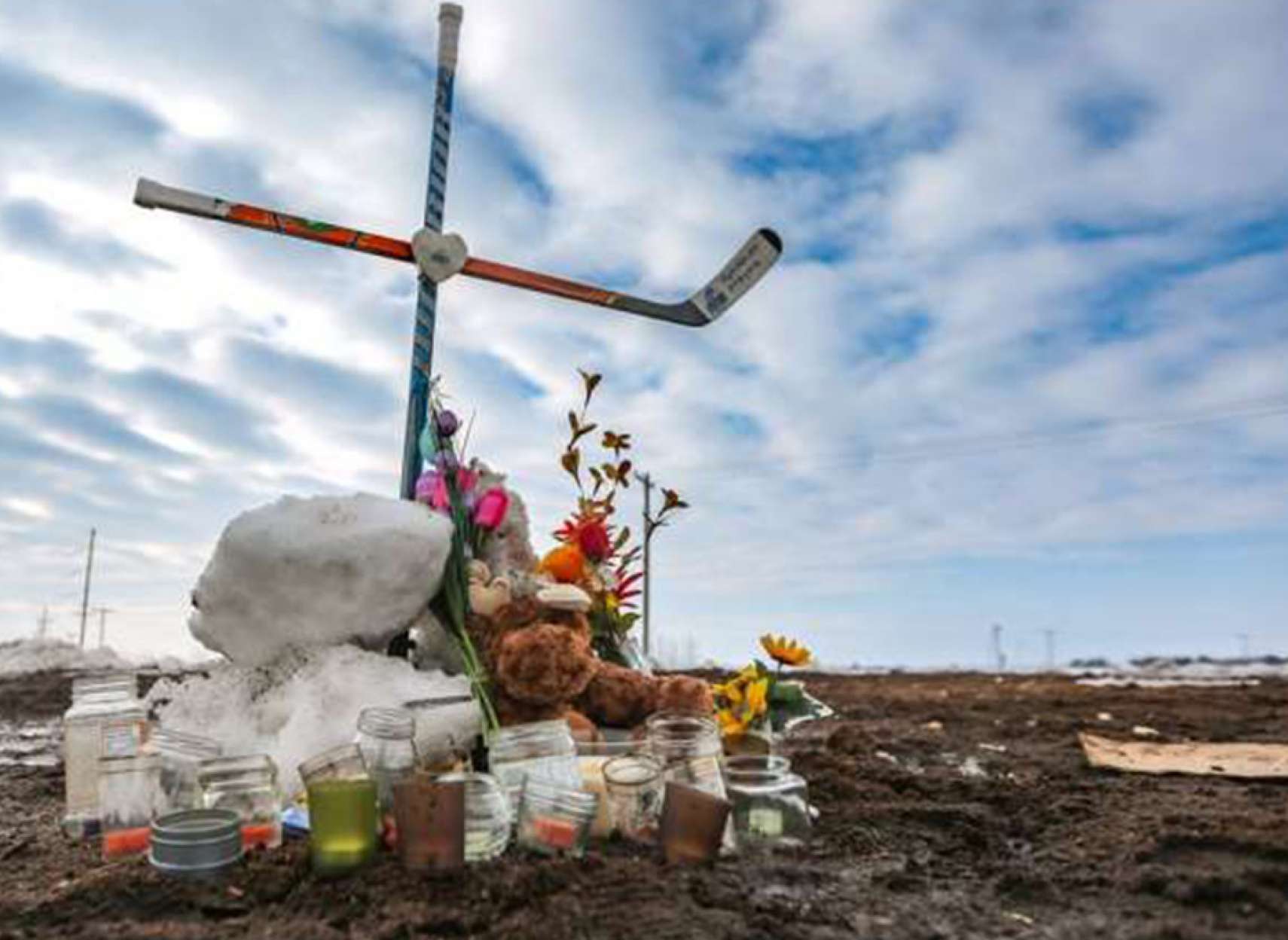 اخبار-کانادا-این-آقای-زرنگ-کمک-مالی-به-هاکی‌بازان-جوان-کشته-شده-را-بالا-کشید