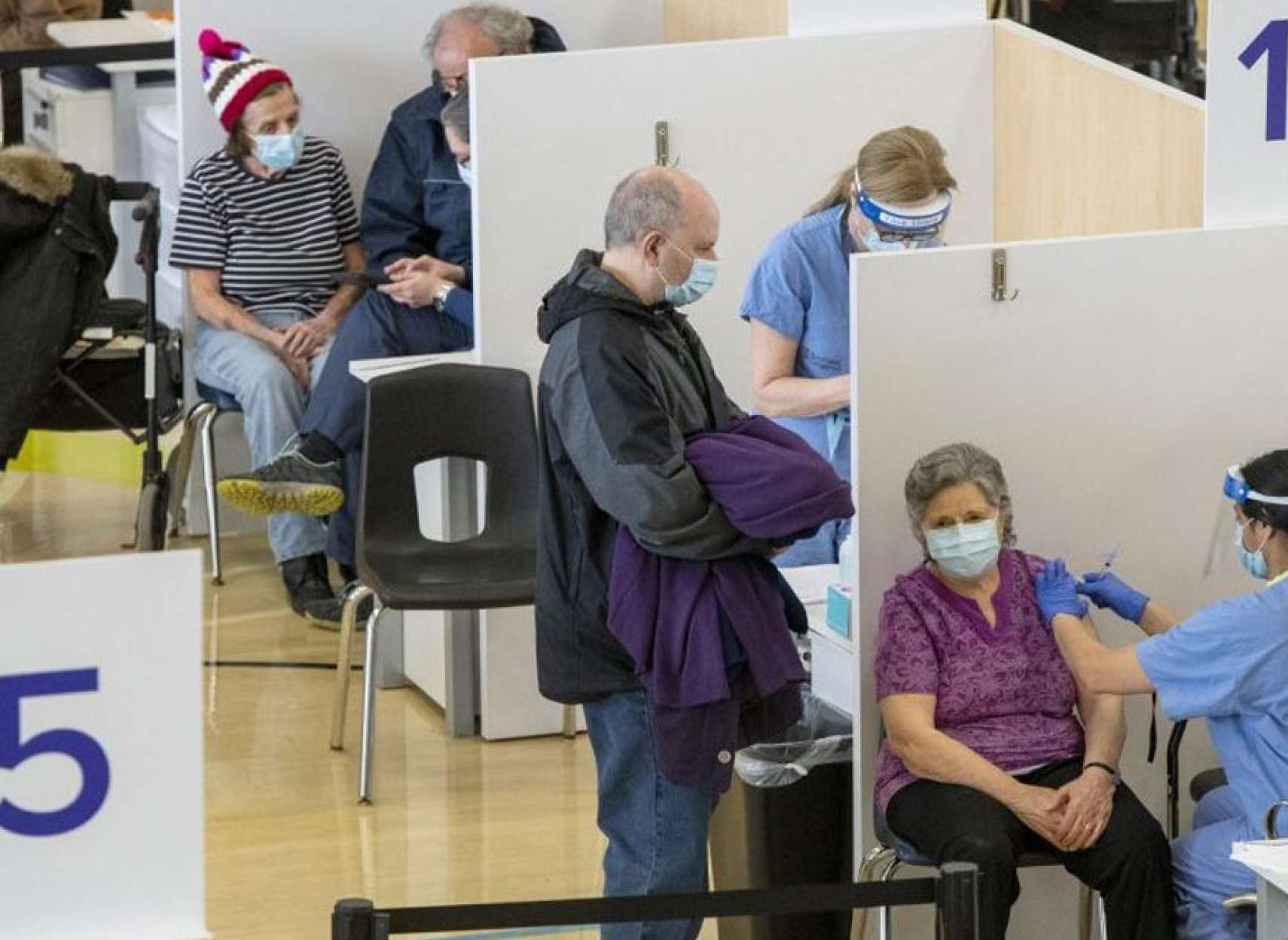 اخبار-کانادا-یورک-۴۵-سال-به-بالا-واکسیناسیون-بهداشت-تورنتو-مدارس-را-بست-کرونای-برزیلی-بدترین