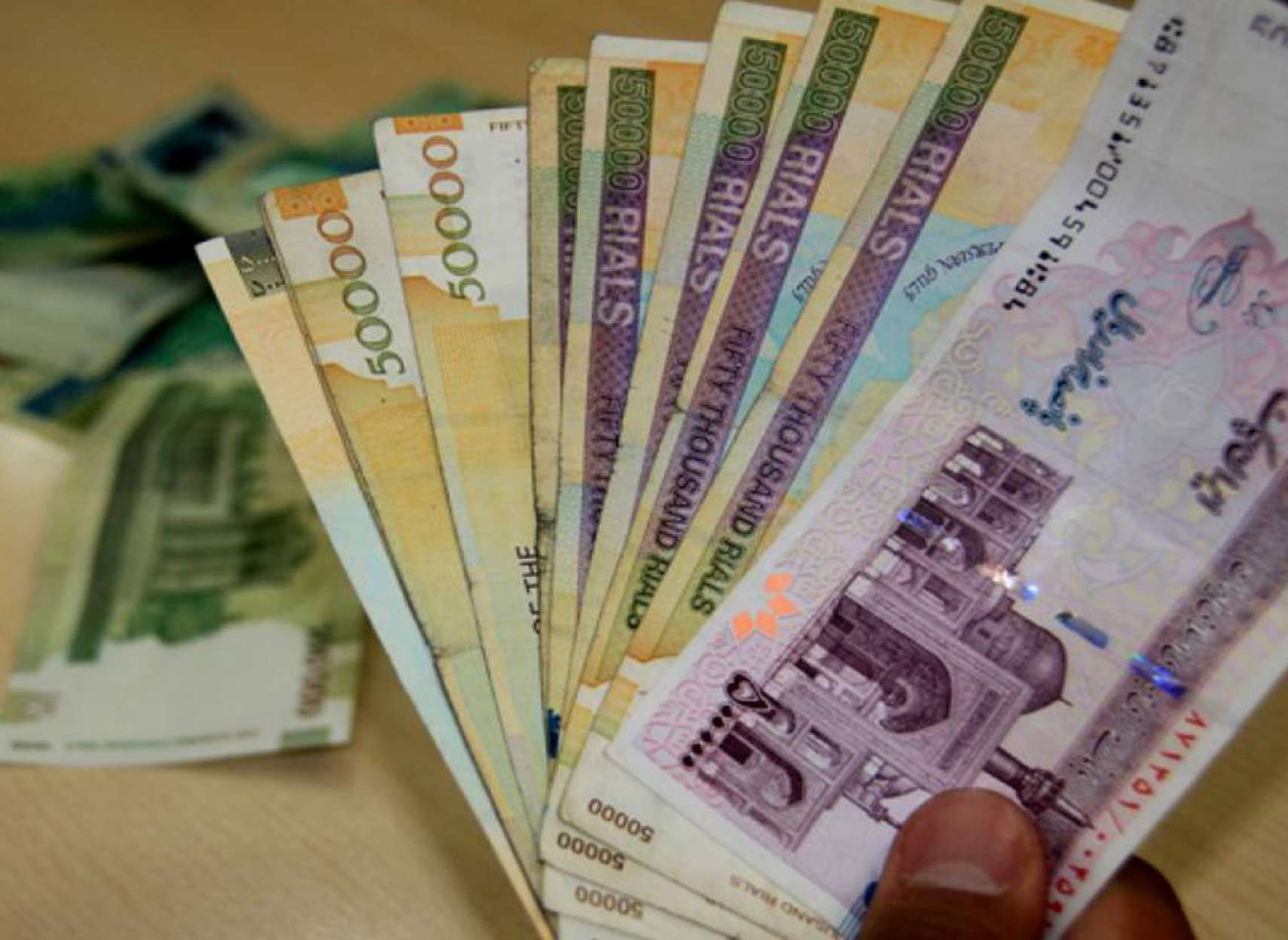 اقتصاد-تنباکویی-تاثیر-افزایش-پایه-پولی-در-ایران-بر-زندگی-مردم