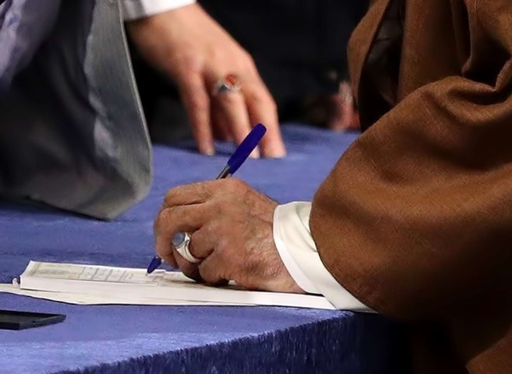 رهبری-جمهوری-اسلامی-آش-انتخابات-ریاست-جمهوری- ۱۴۰۰-را-بار-گذاشته-است