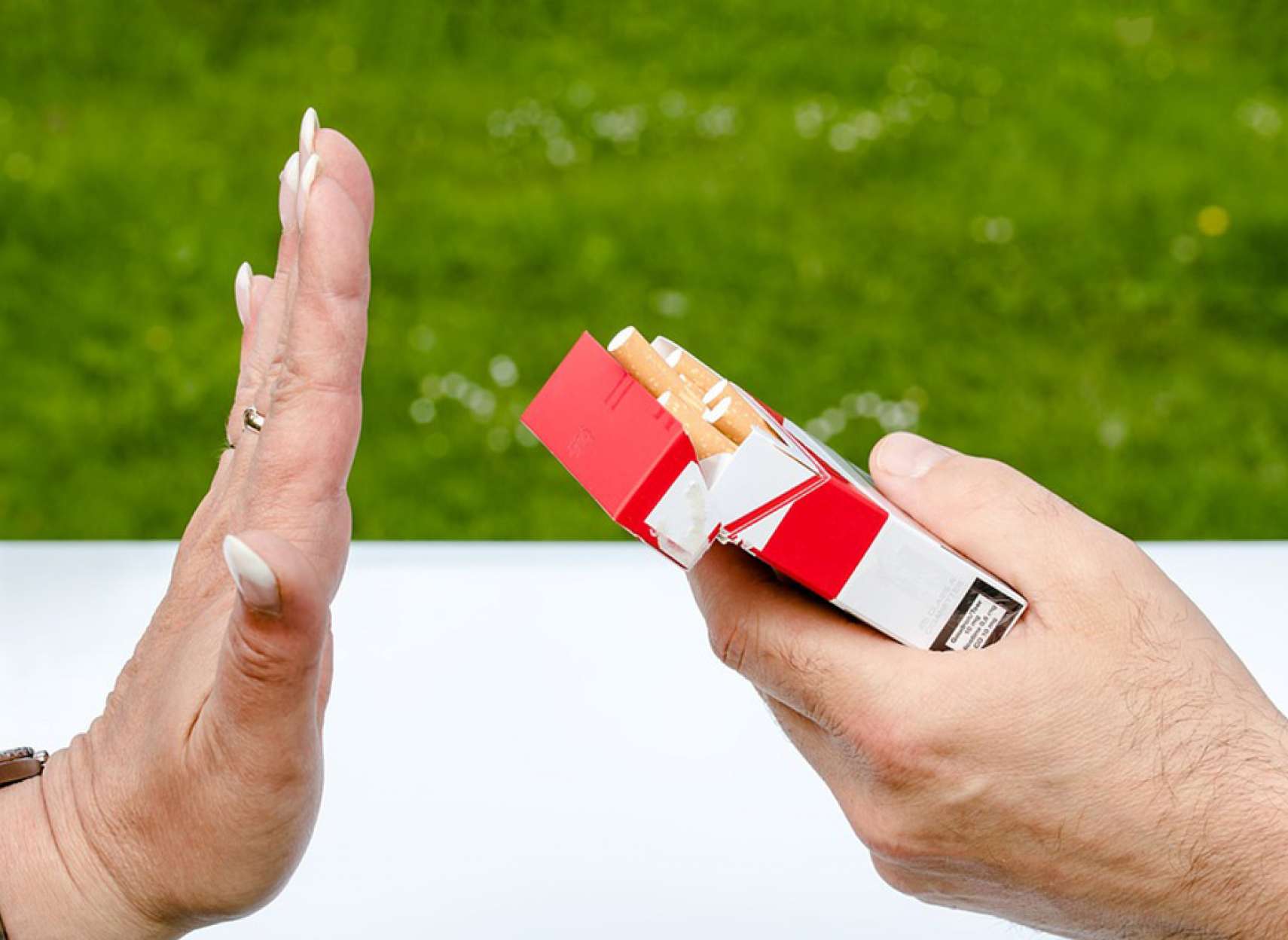 تبلیغ-ترویج-حمایت-از-دخانیات-ممنوع-رحیمیان-بیمه