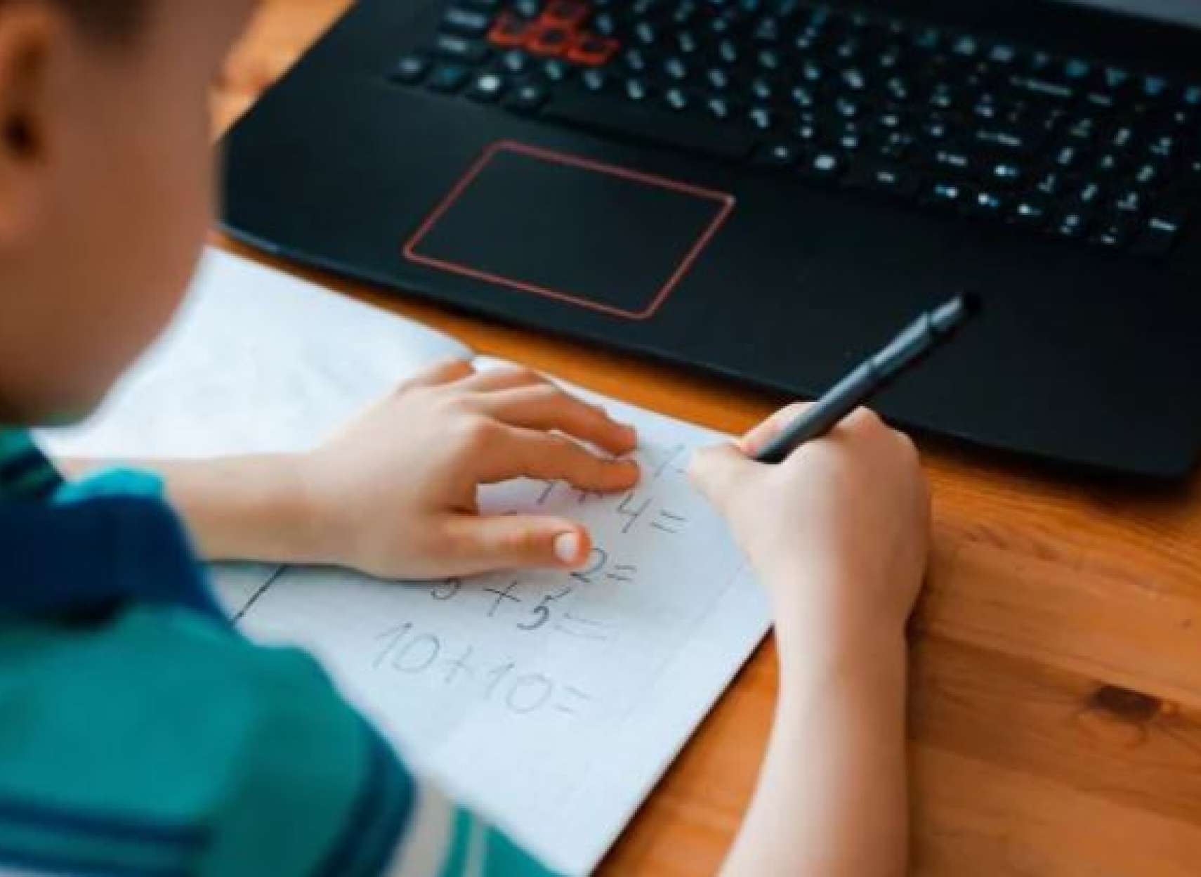 کرونا-چگونه-حریم-خصوصی-شما-را-با-خطر-مواجه-کرده-است-قوانین-کانادا-برای-حفظ-حریم افراد-در-اینترنت-سفت-و-سخت-نیست 