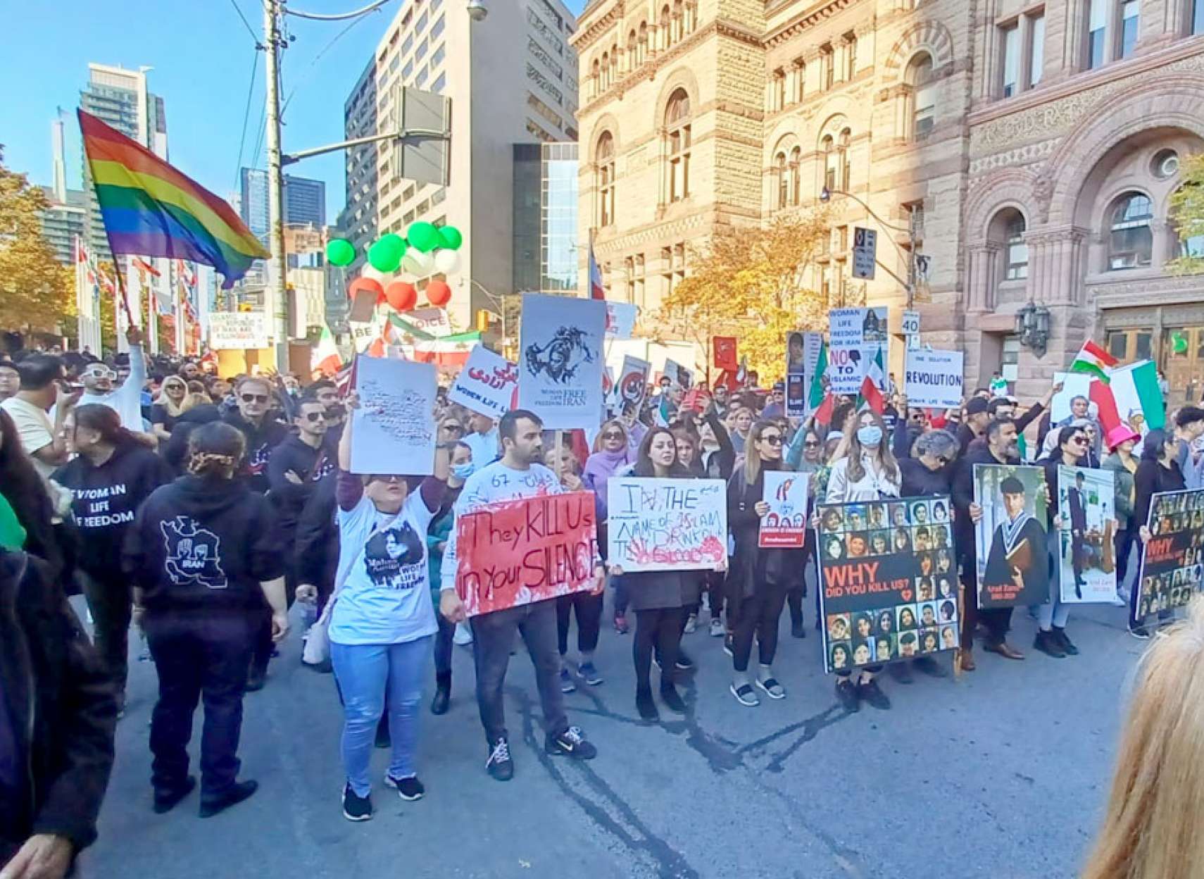 خبر-تورنتو-تظاهرات-ده-هزار-نفری-ایرانیان-تورنتو-در-همبستگی-با-مردم-ایران-این-حکومت-باید-برود