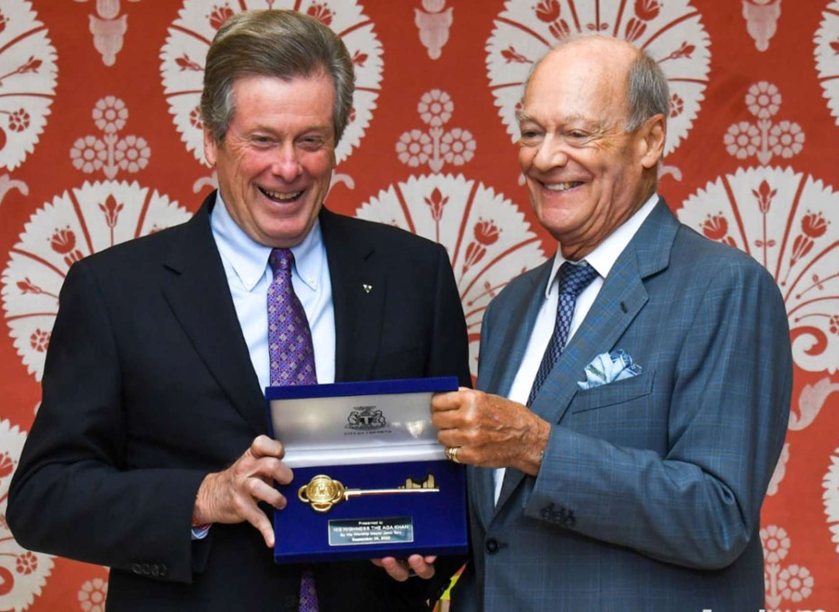 خبر-تورنتو-کلید-شهر-را-به-کریم-آقاخان-رهبر-روحانی-اسماعیلیان-اعطا