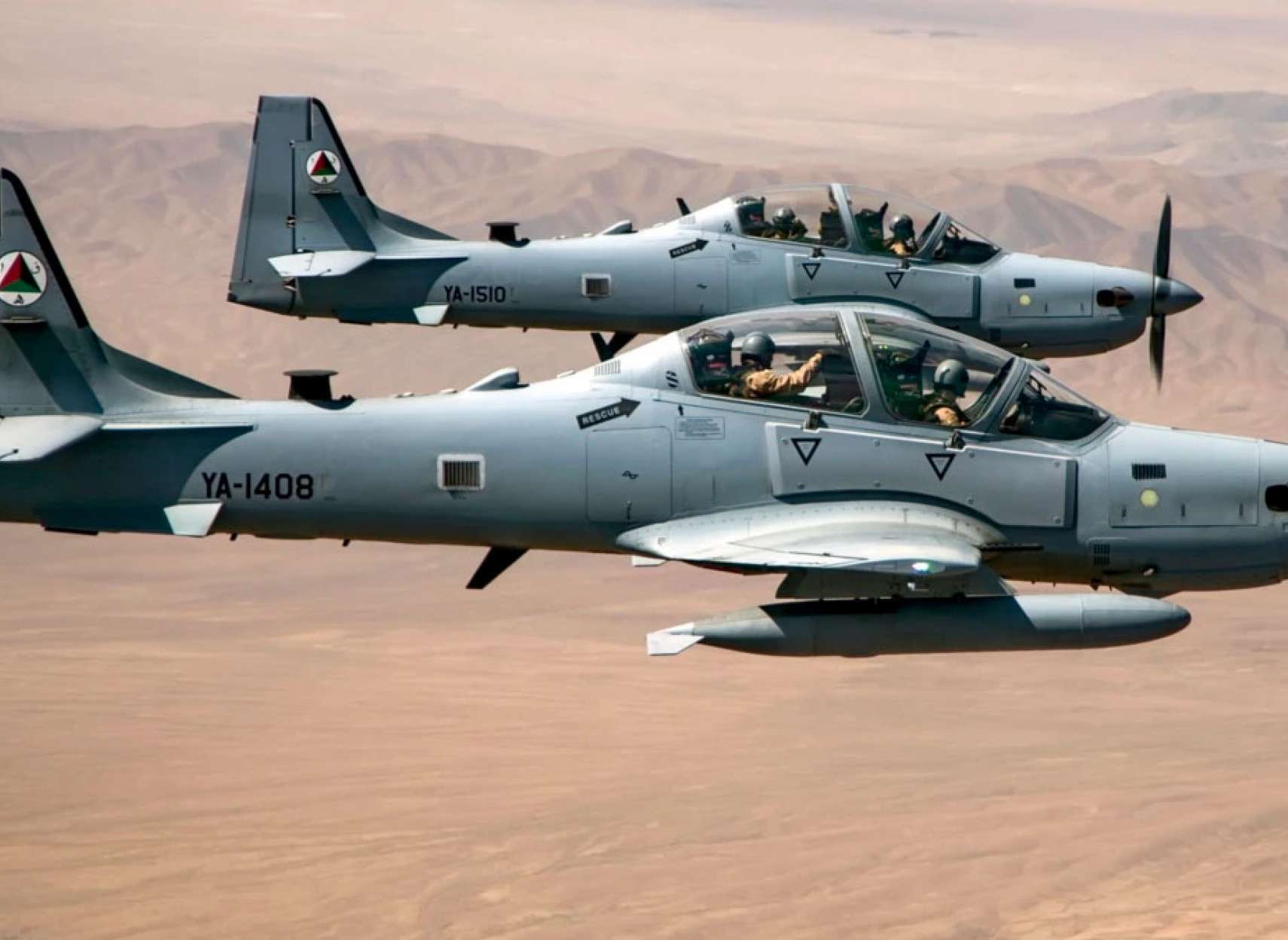 خبر-جهان-خلبانان-افغان-پناهنده-به-ازبکستان-در-حال-فرار-بدون-هواپیما