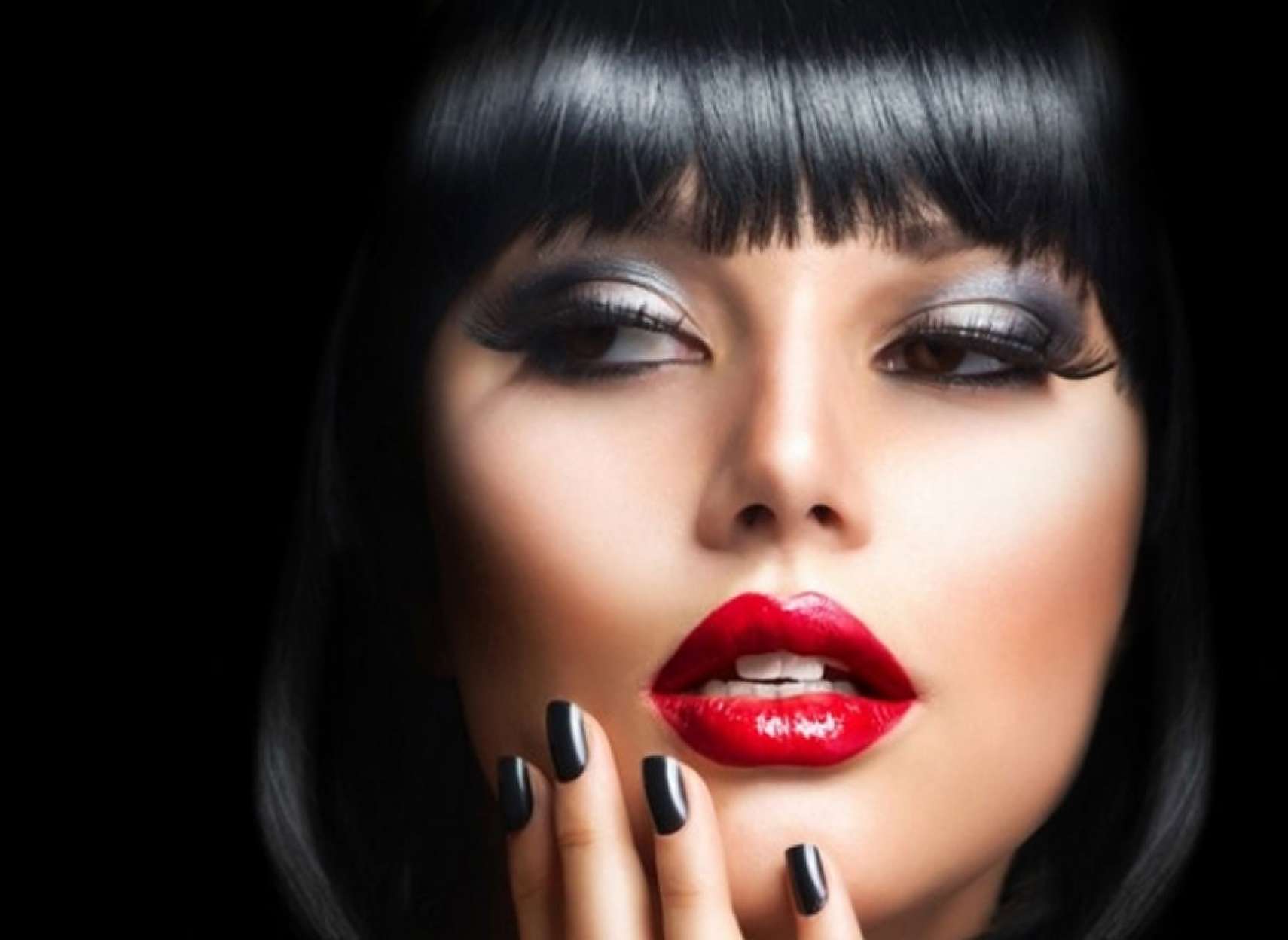 خبر-علمی-مواد-پایدار-کننده-محصولات-آرایشی-سلامتی-و-محیط-زیست-را-مسموم-می-کنند