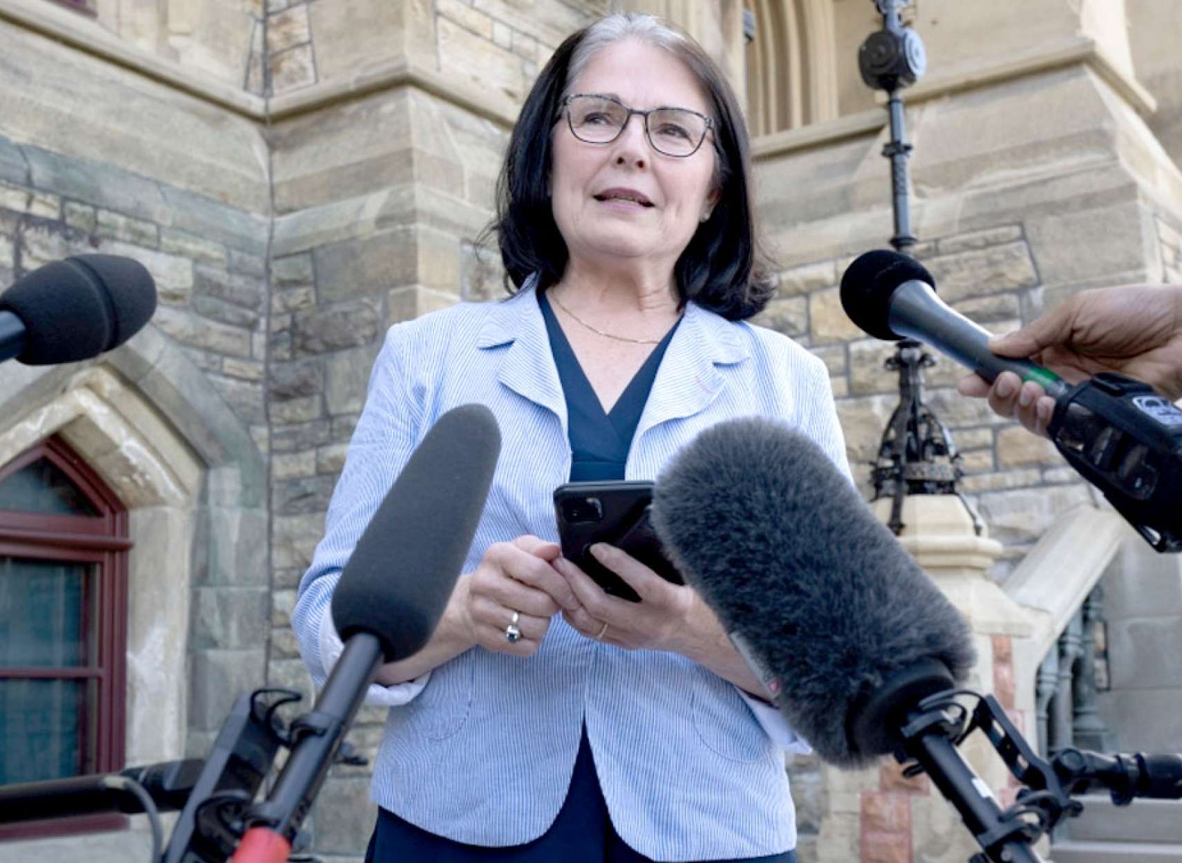 خبر-کانادا-اخراج-دوباره-نماینده-مجلس-فدرال-که-وضعیت-واکسن-کرونای-خود-را-مشخص-نمی-کند