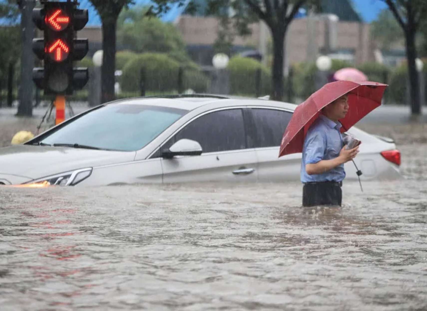 خبر-کانادا-از-امشب-باران-شدید-گرانی-شدیدتر-بنزین-می-آید-آخر-هفته