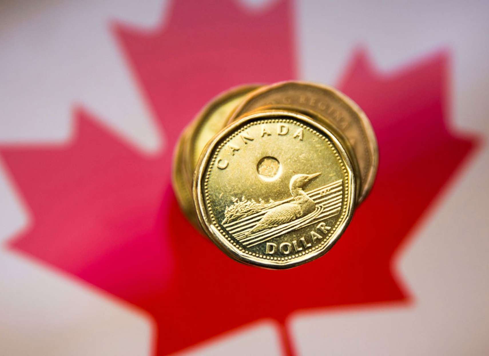 خبر-کانادا-اقتصاد-کجا-افت-ارزش-دلار-معاملات-املاک-اخراج-کارمندان-بانک