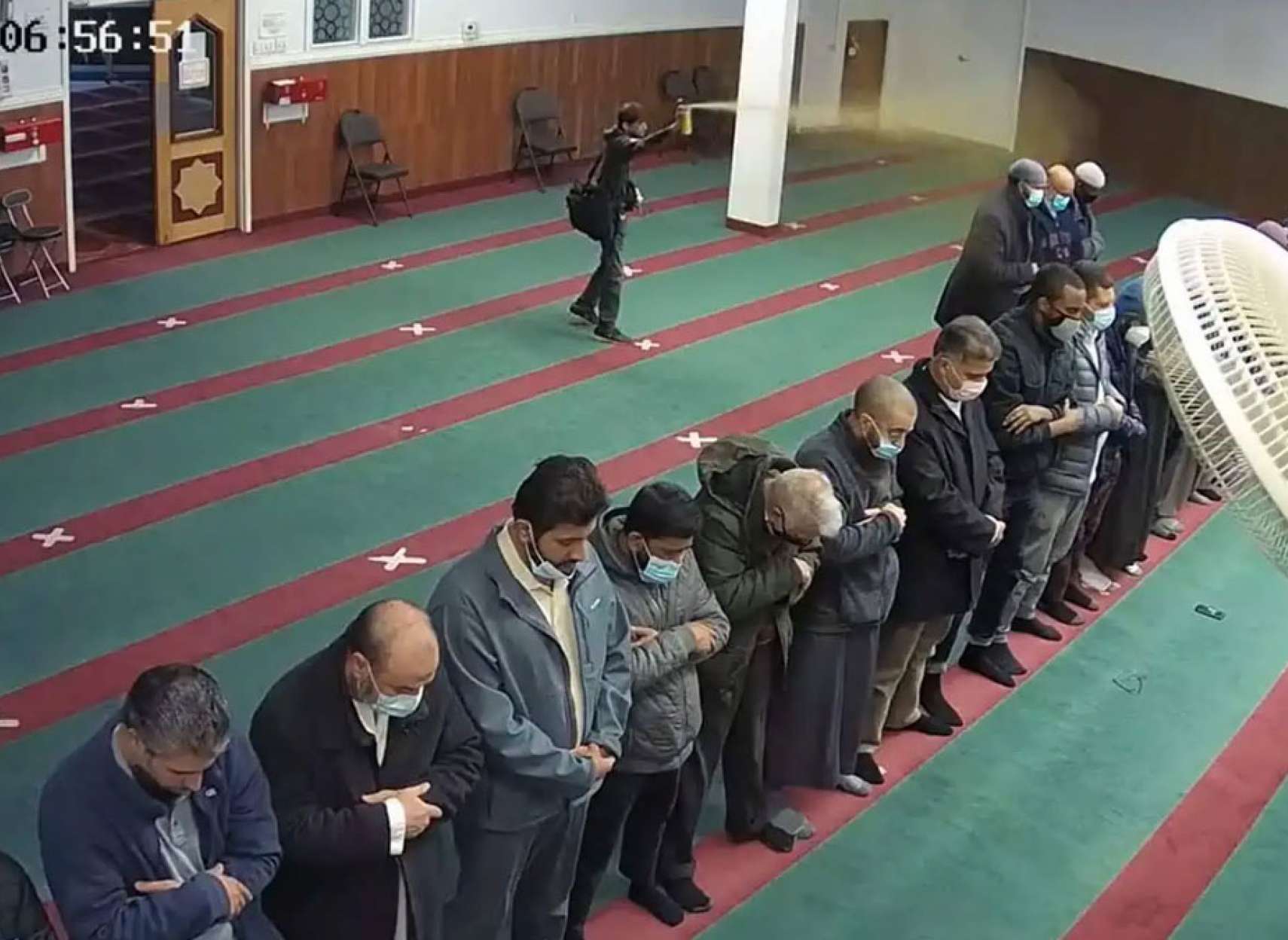 خبر-کانادا-تروریست-حمله-کننده-مسجد-می-سی-سا-گا-تبر-اسپری-فلفل-ترور-حذف-۸-سال-زندان