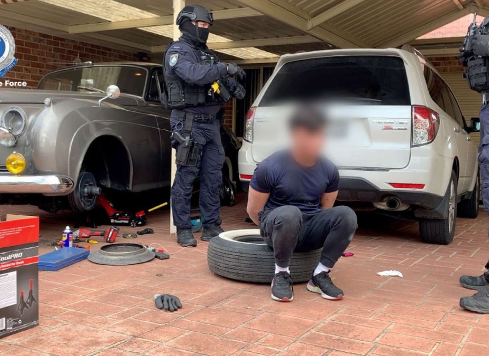 خبر-کانادا-دستگیری-کانادایی-۱۴۰-میلیون-دلار-کوکائین-متیل-آمفتامین-خودرو-عتیقه-بنتلی-استرالیا