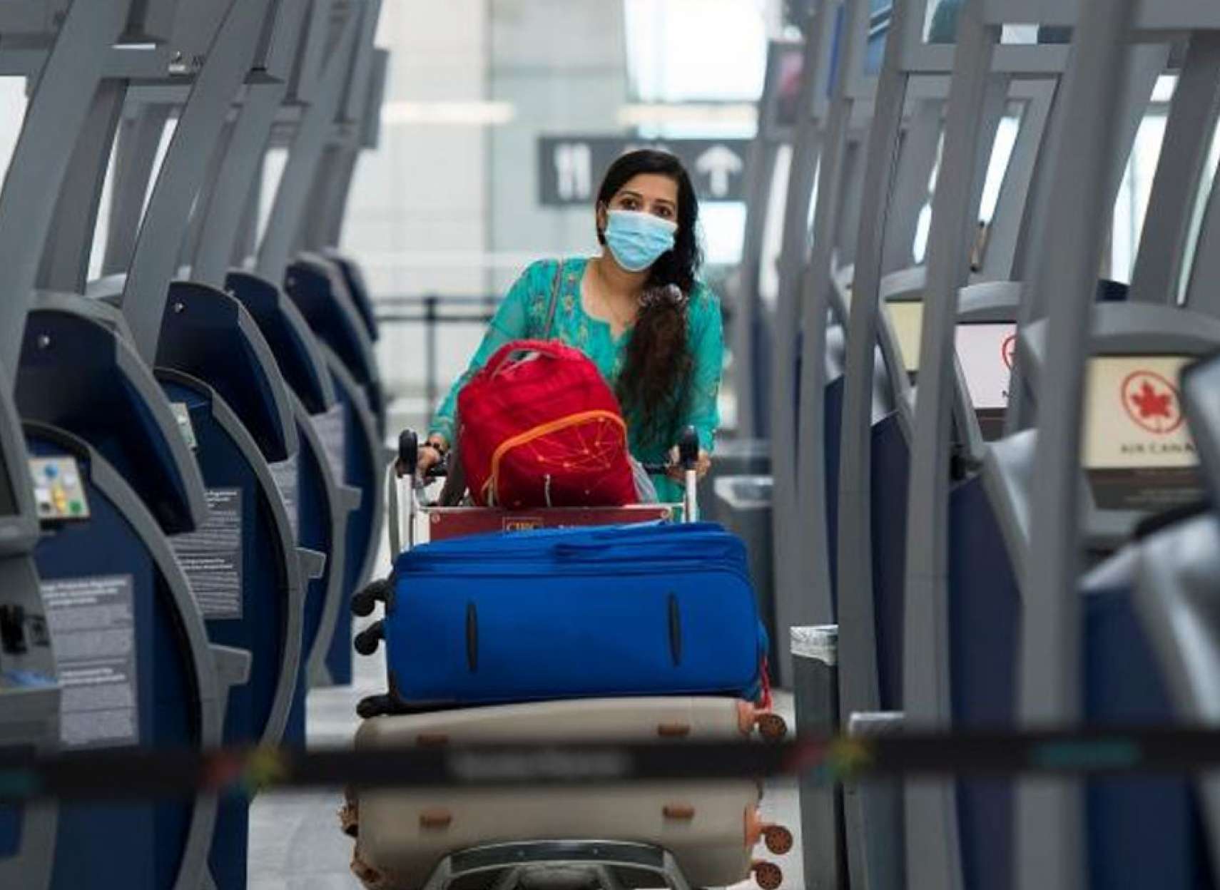 خبر-کانادا-دو-مسافر-با-اسناد-جعلی-کرونا-در-زمان-ورود-به-کانادا-هریک-۲۰-هزار-دلار-جریمه-شدند