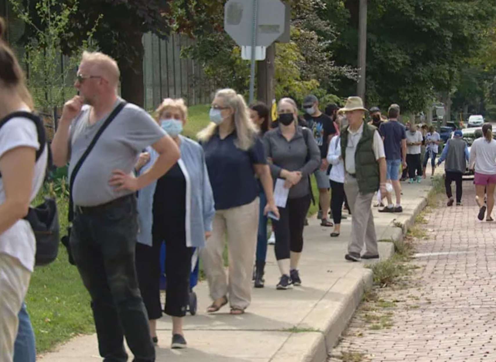 خبر-کانادا-مشکلات-جدید-قدیم-صف-طولانی-لیست-گم-شده-آدرس-شماره-تلفن-اشتباه-کارت-نرسیده