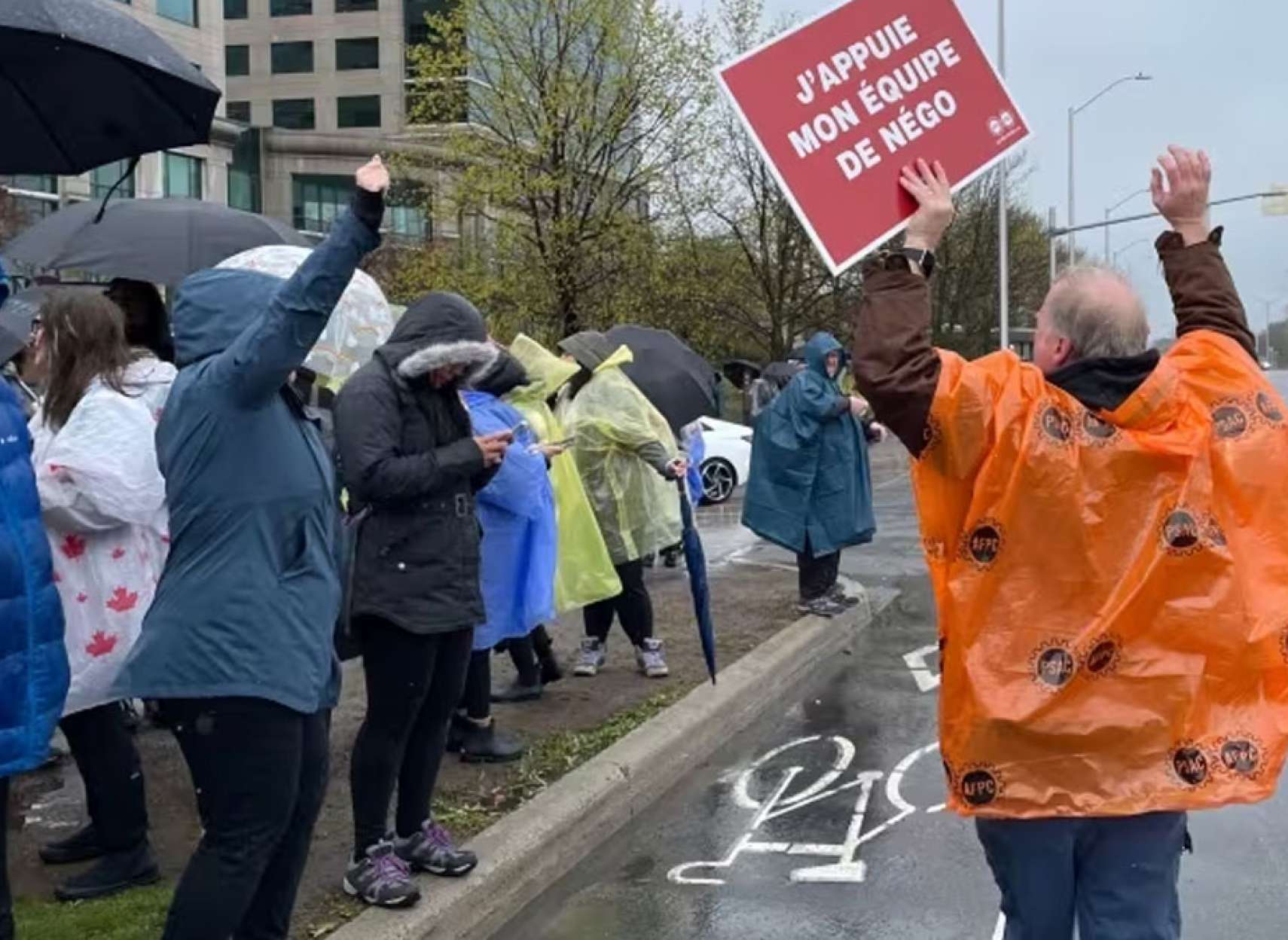 خبر-کانادا-کارمندان-اداره-مالیات-اعتصاب-دولت-توافق-رسید-امروز-سر-کار